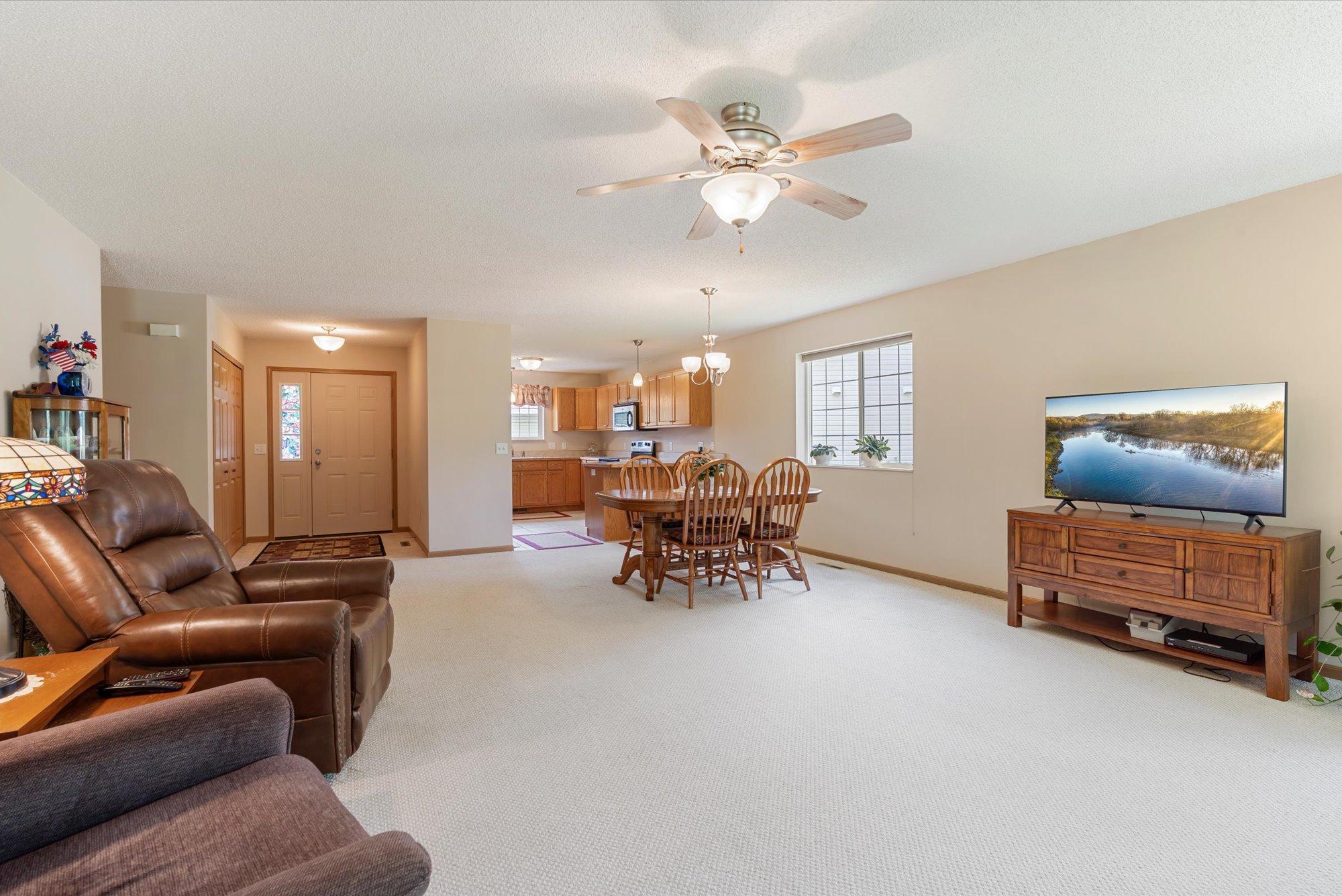 2005 townhouse for sale at 4474 Griffin Circle in Pequot Lakes, MN — 3 bed, 2 bath (photo 7 of 19)