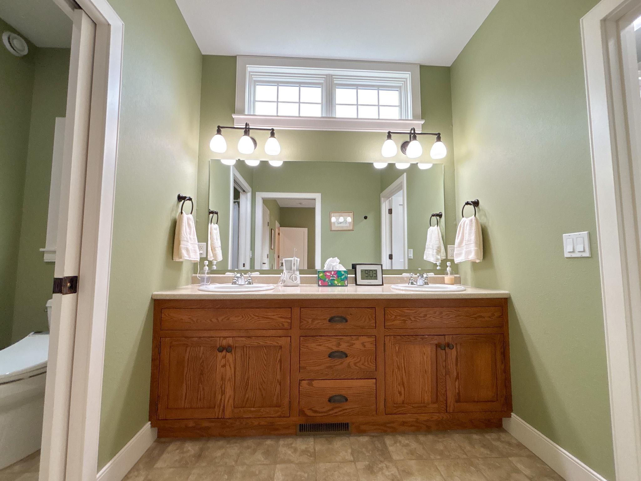 2003 single family home for sale at 1810 Minnehuta Drive in Fergus Falls, MN — 4 bed, 4 bath (photo 23 of 72)
