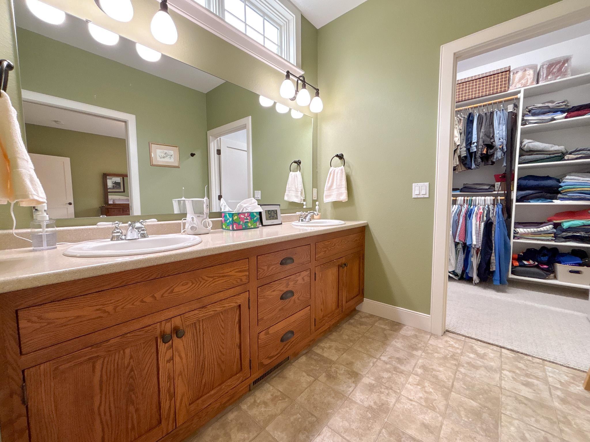 2003 single family home for sale at 1810 Minnehuta Drive in Fergus Falls, MN — 4 bed, 4 bath (photo 26 of 72)