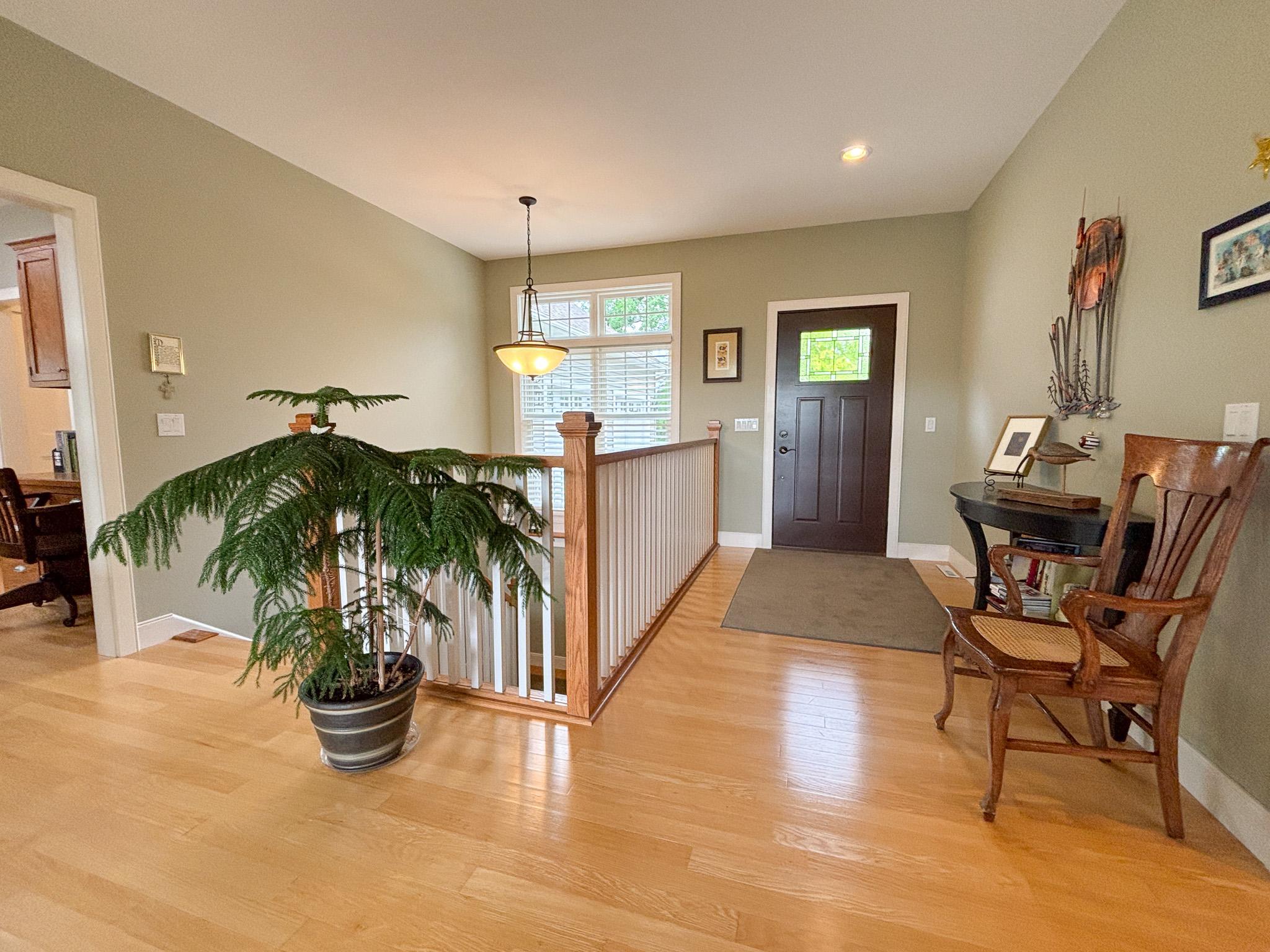 2003 single family home for sale at 1810 Minnehuta Drive in Fergus Falls, MN — 4 bed, 4 bath (photo 4 of 72)