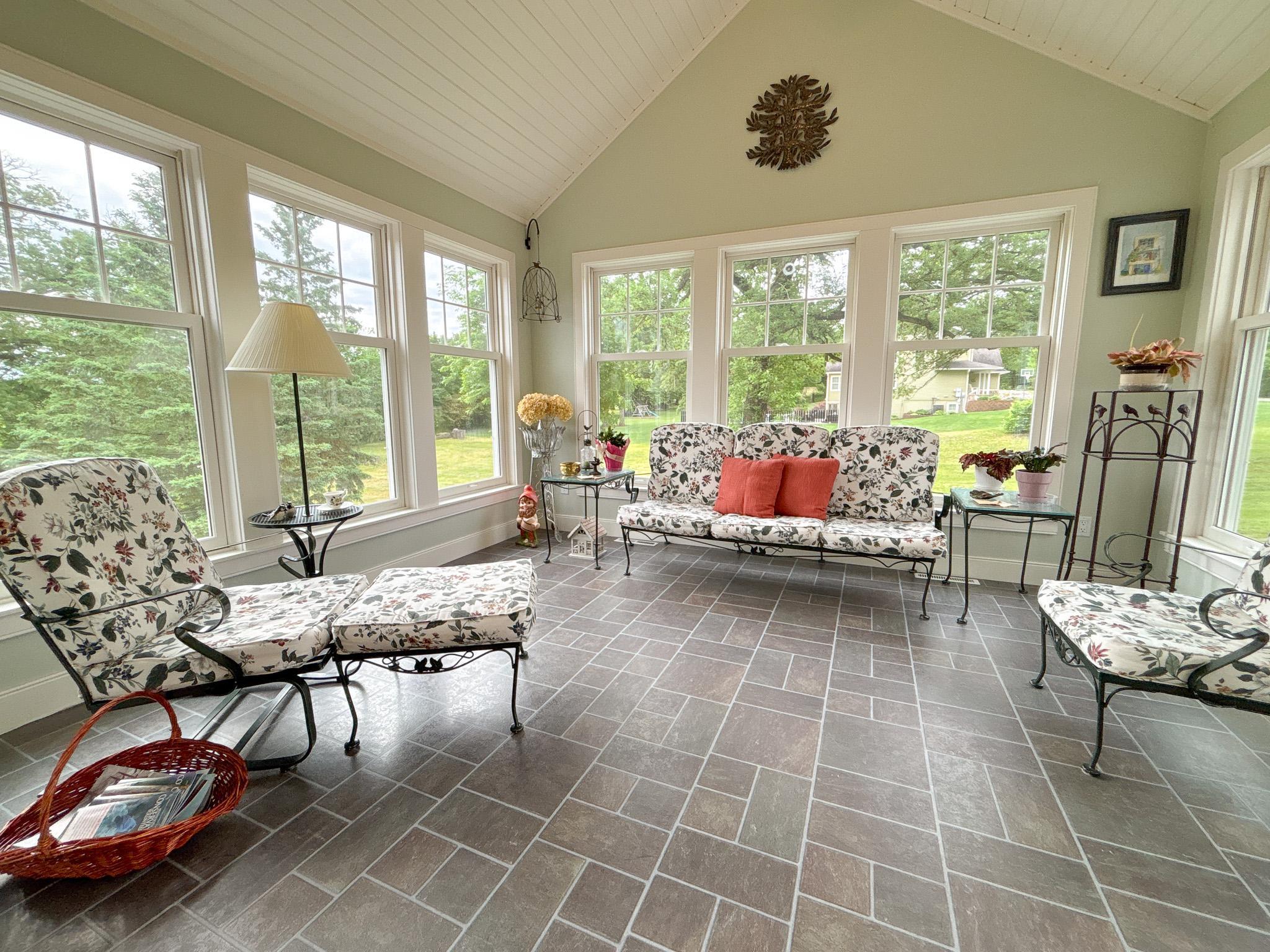 2003 single family home for sale at 1810 Minnehuta Drive in Fergus Falls, MN — 4 bed, 4 bath (photo 34 of 72)