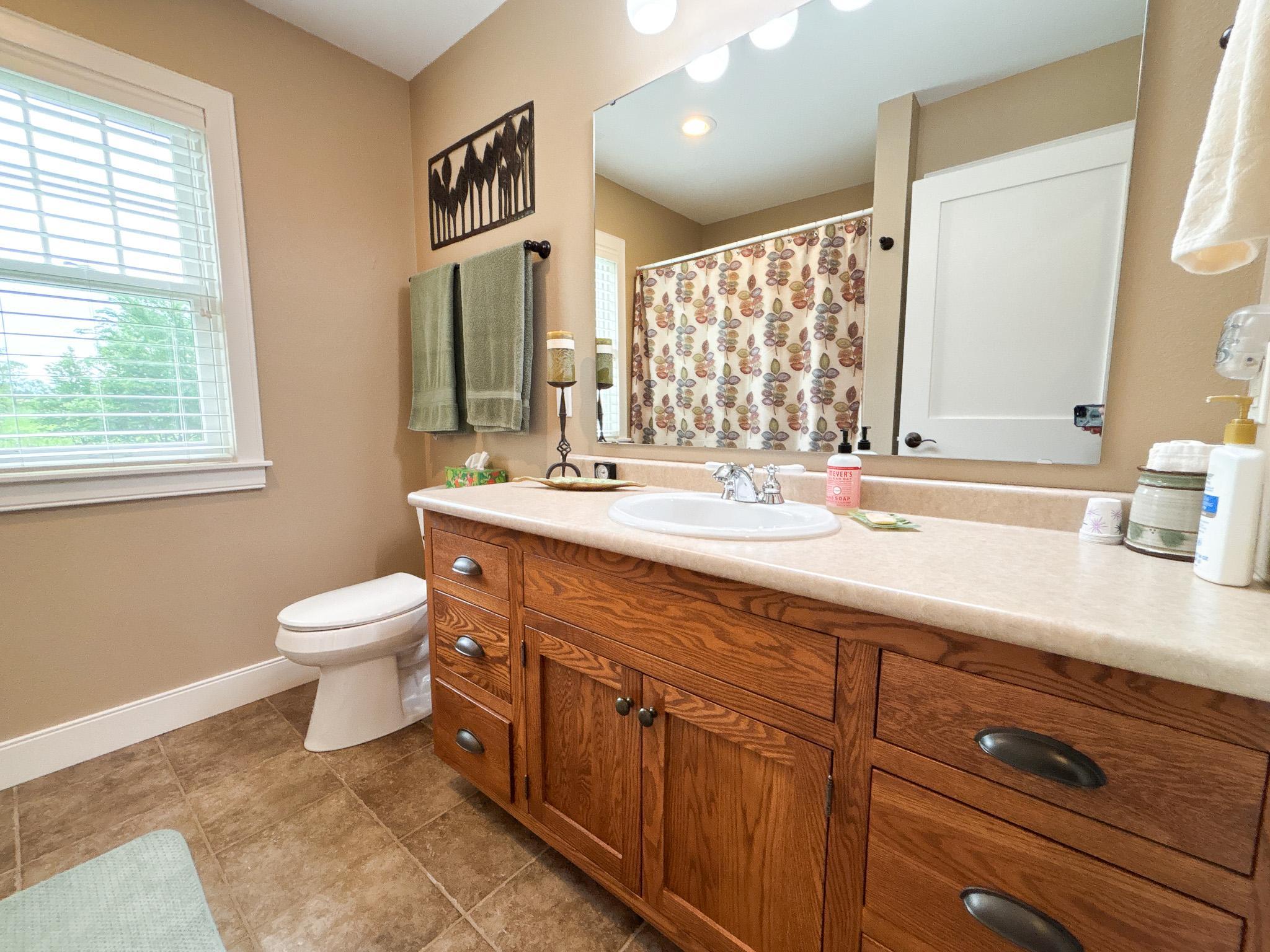 2003 single family home for sale at 1810 Minnehuta Drive in Fergus Falls, MN — 4 bed, 4 bath (photo 46 of 72)
