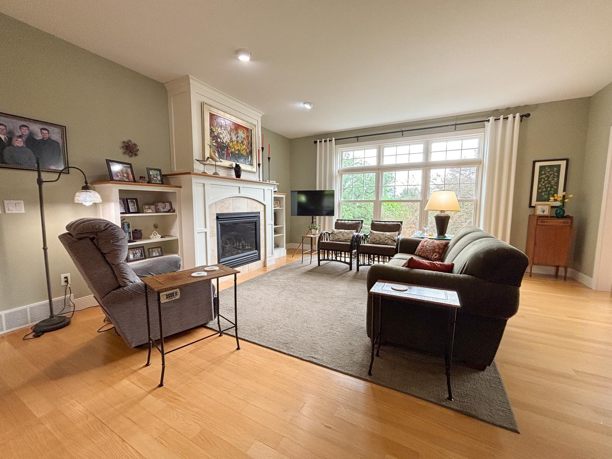2003 single family home for sale at 1810 Minnehuta Drive in Fergus Falls, MN — 4 bed, 4 bath (photo 6 of 72)