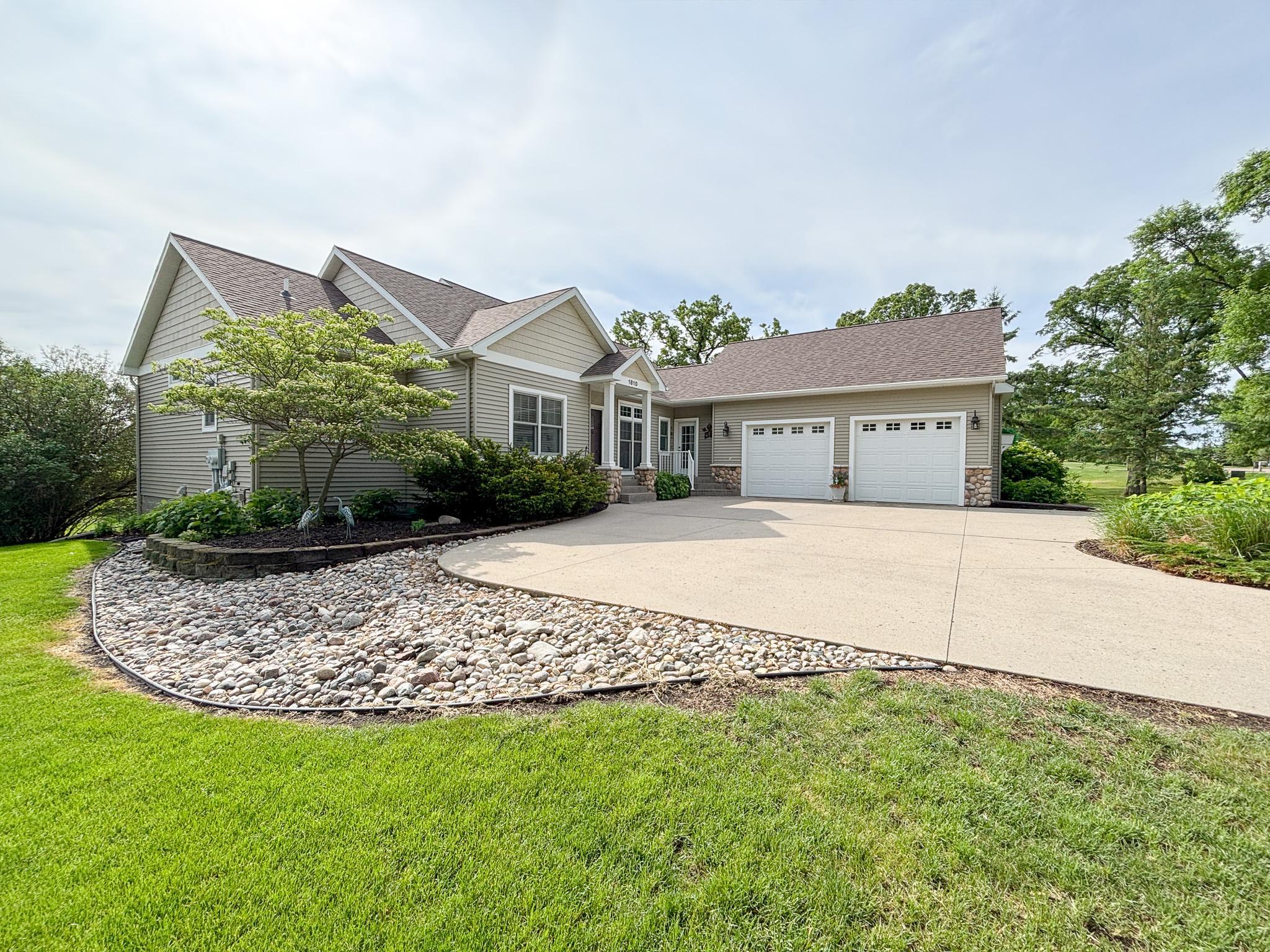 2003 single family home for sale at 1810 Minnehuta Drive in Fergus Falls, MN — 4 bed, 4 bath (photo 51 of 72)