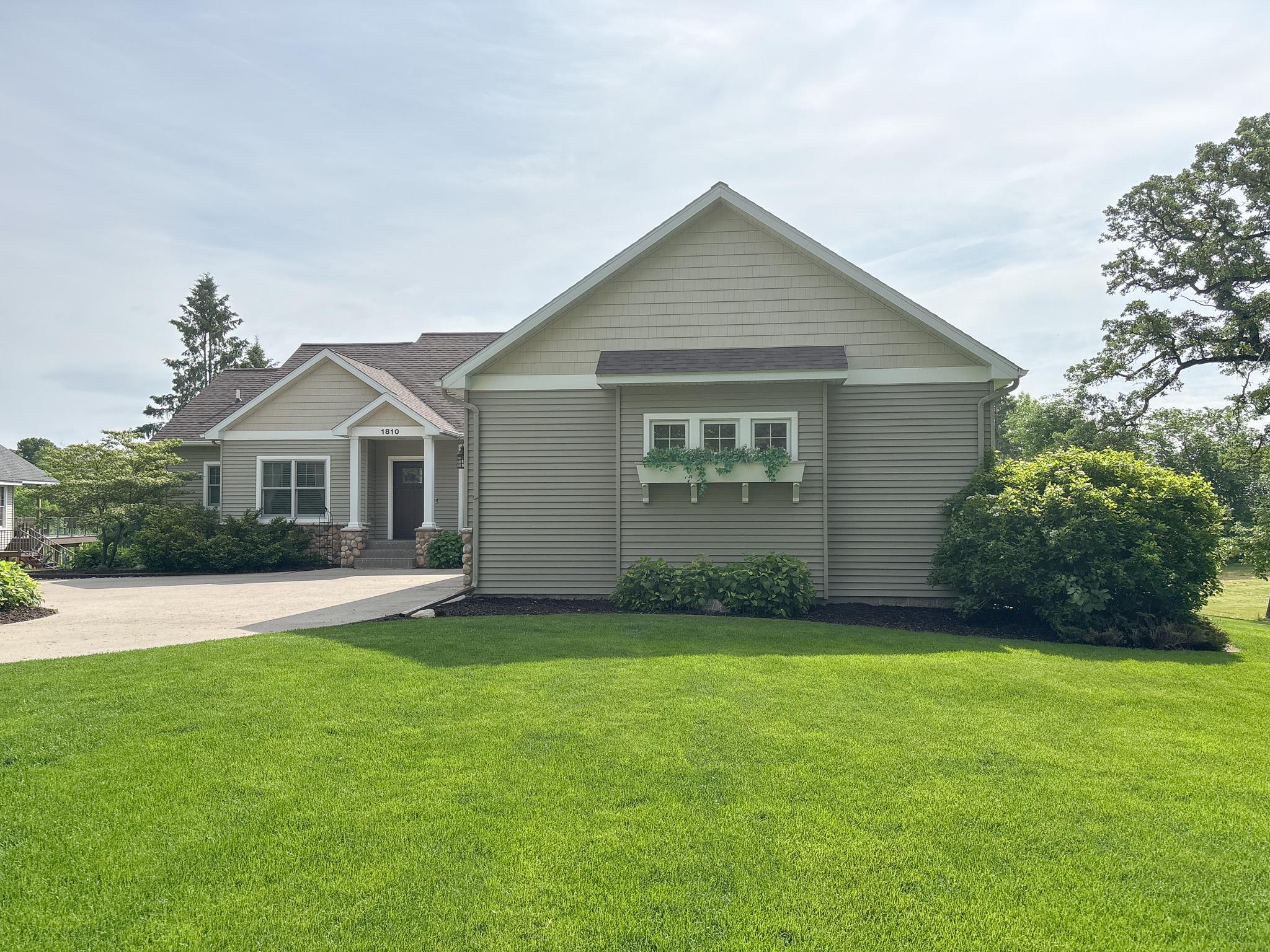 2003 single family home for sale at 1810 Minnehuta Drive in Fergus Falls, MN — 4 bed, 4 bath (photo 53 of 72)
