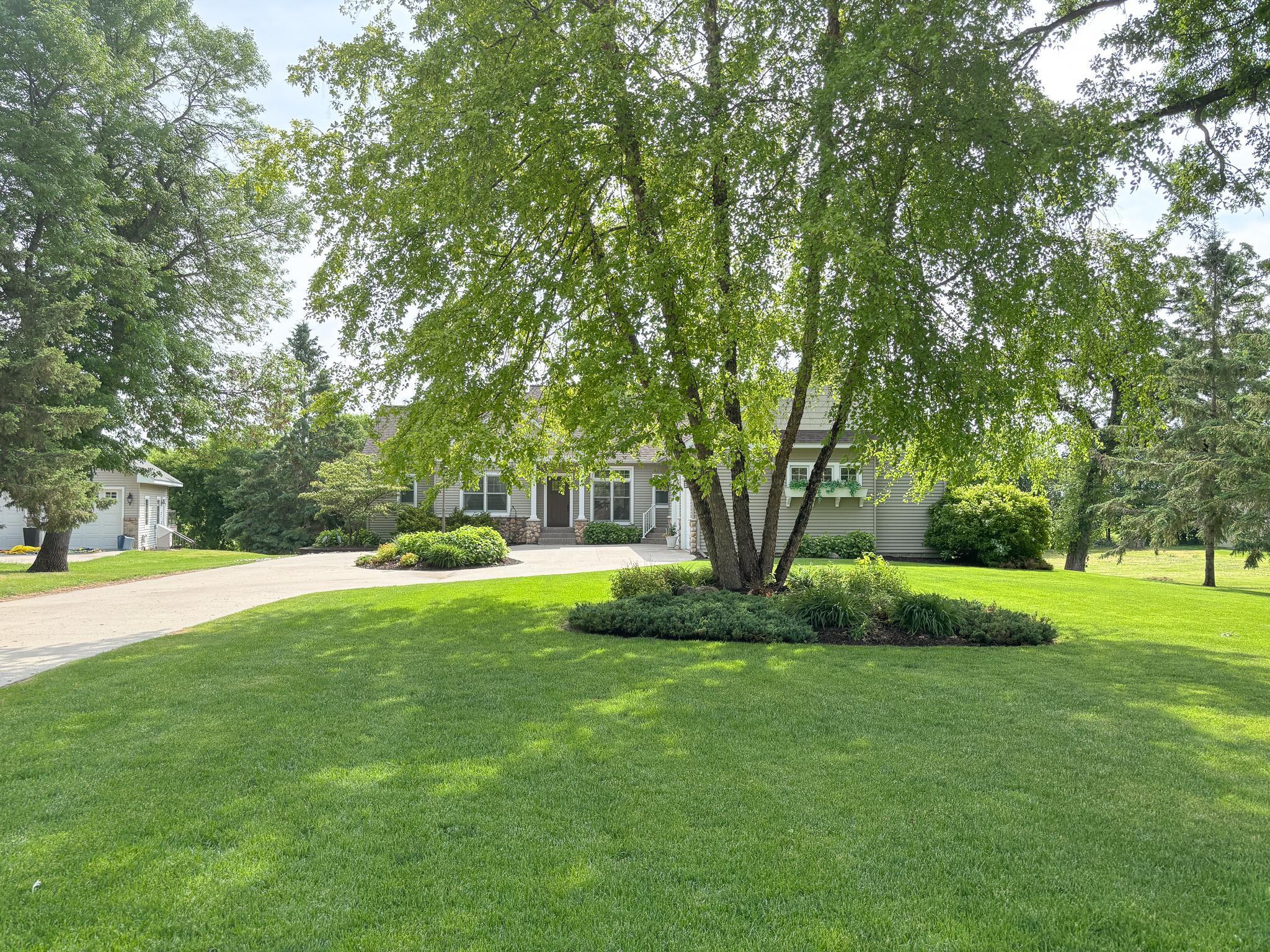 2003 single family home for sale at 1810 Minnehuta Drive in Fergus Falls, MN — 4 bed, 4 bath (photo 59 of 72)