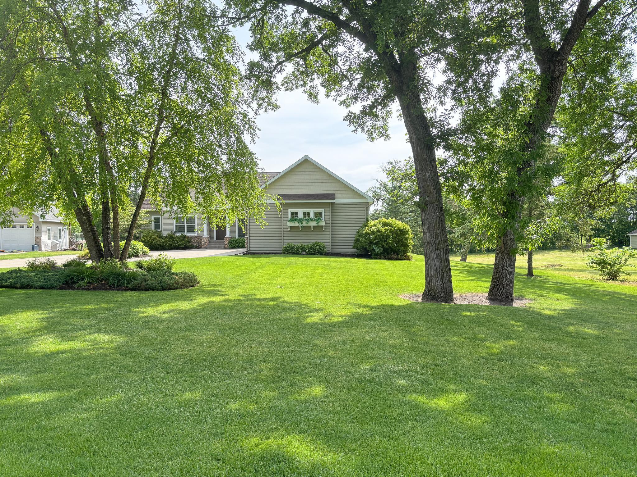 2003 single family home for sale at 1810 Minnehuta Drive in Fergus Falls, MN — 4 bed, 4 bath (photo 60 of 72)
