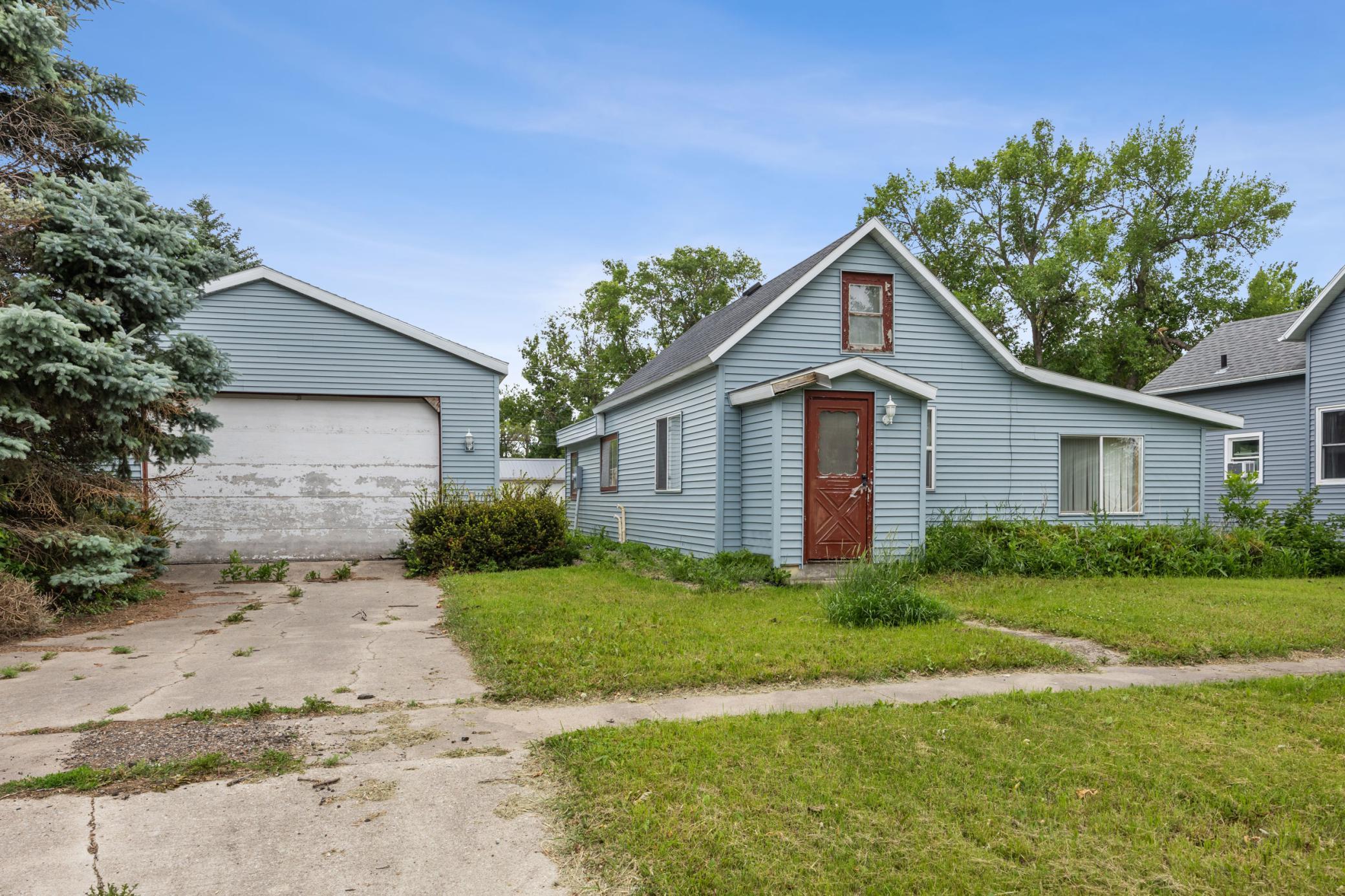 118 2nd Street SW, Hillsboro ND 58045 - Photo 2 of 21