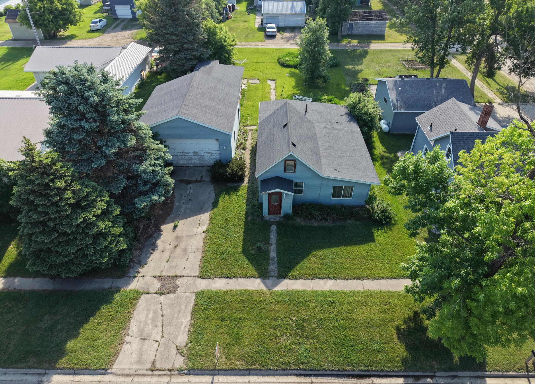 118 2nd Street SW, Hillsboro ND 58045 - Photo 17 of 21