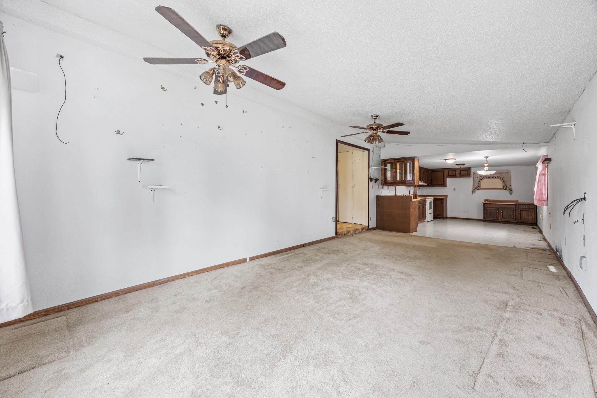 118 2nd Street SW, Hillsboro ND 58045 - Photo 7 of 21
