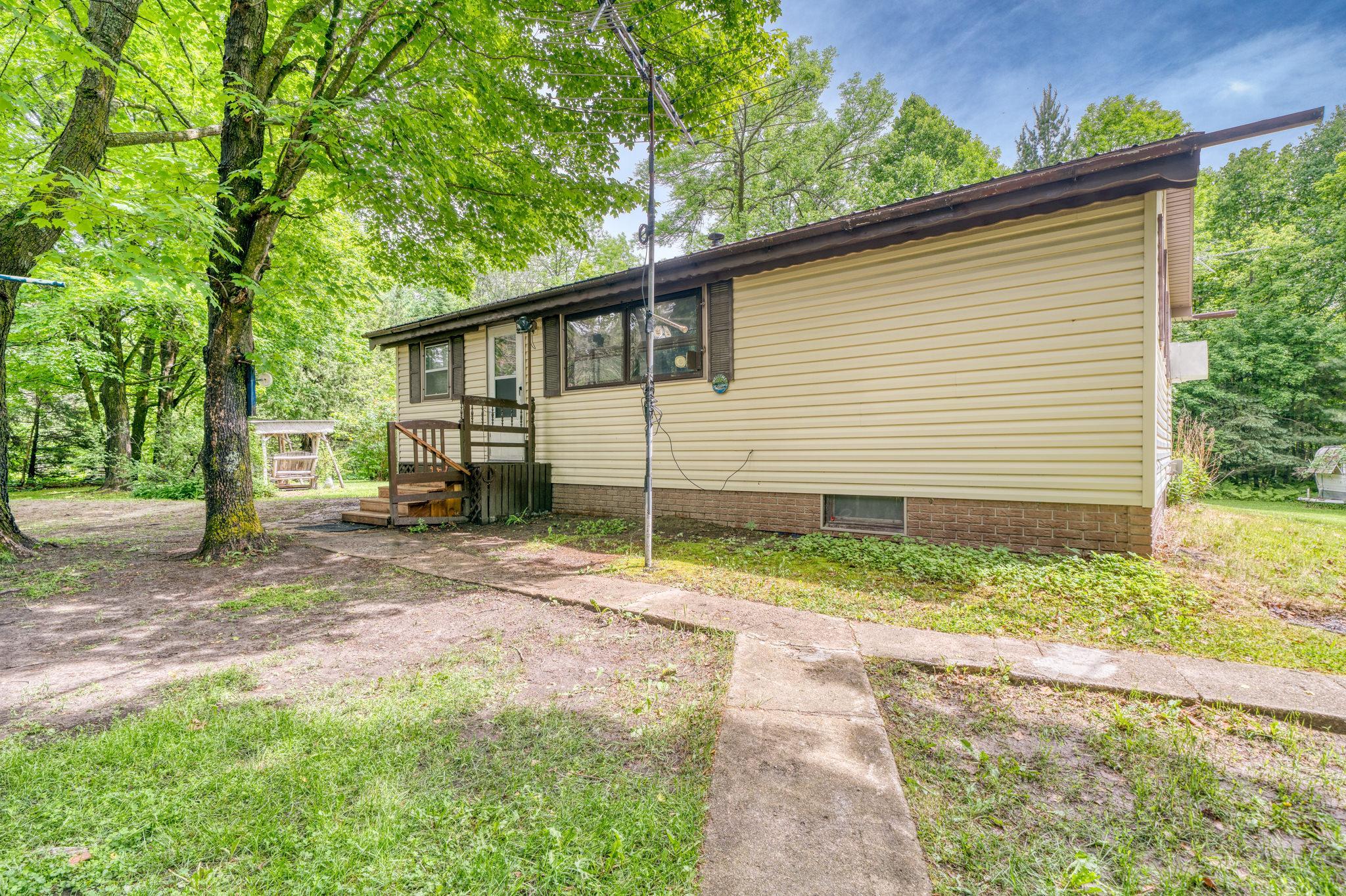 48215 Hawthorn Dr, Deer River MN 56636 - Photo 2 of 40