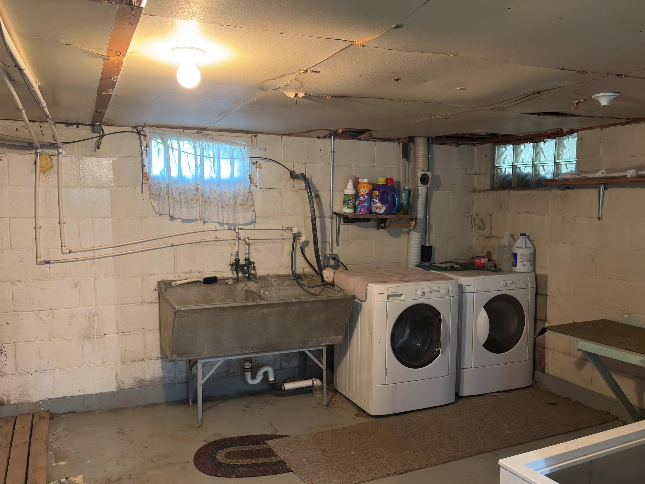 1950 single family home for sale at 19068 US 71 in Park Rapids, MN — 2 bed, 1 bath (photo 15 of 23)
