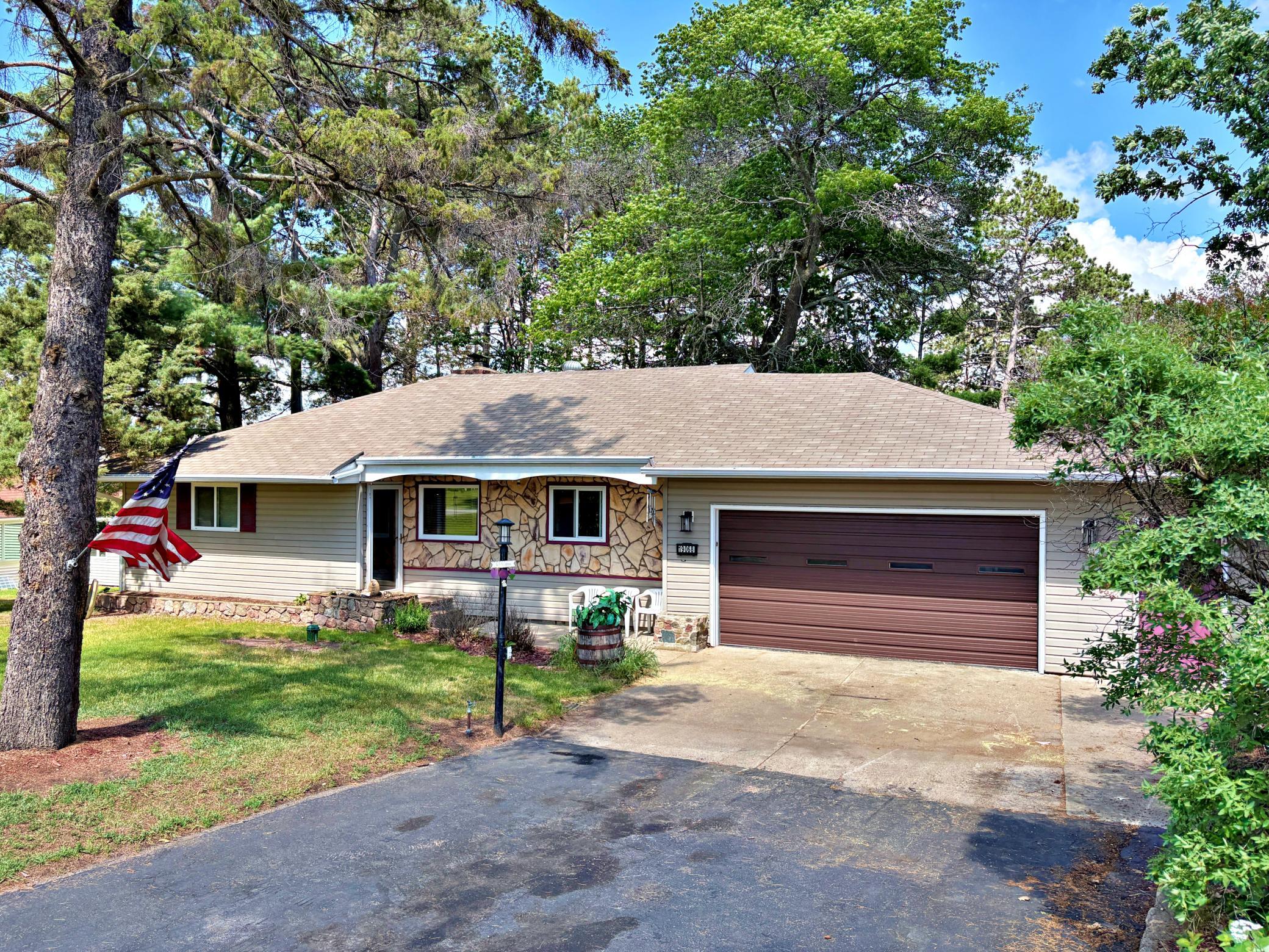 1950 single family home for sale at 19068 US 71 in Park Rapids, MN — 2 bed, 1 bath (photo 4 of 23)