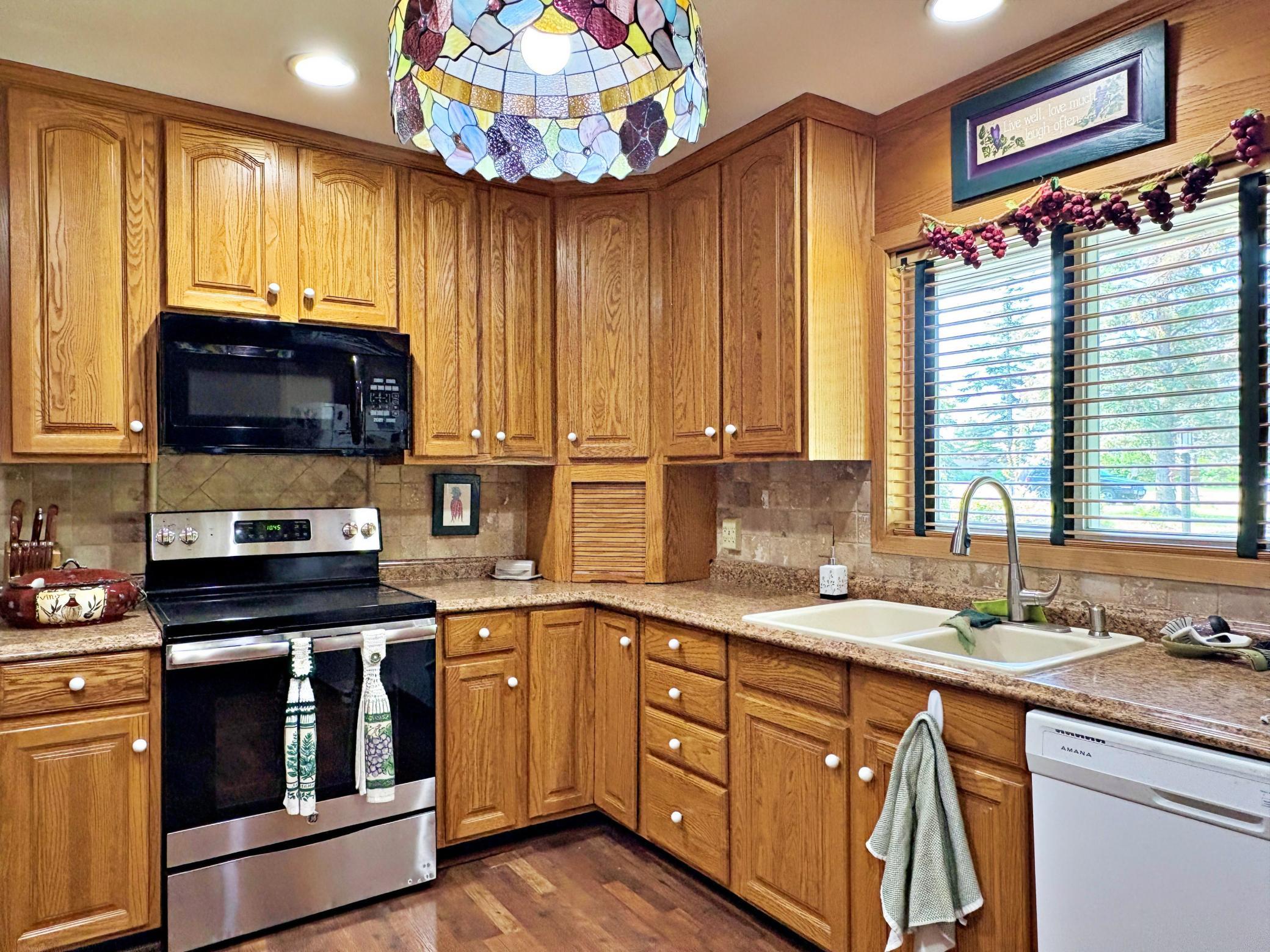 1950 single family home for sale at 19068 US 71 in Park Rapids, MN — 2 bed, 1 bath (photo 9 of 23)