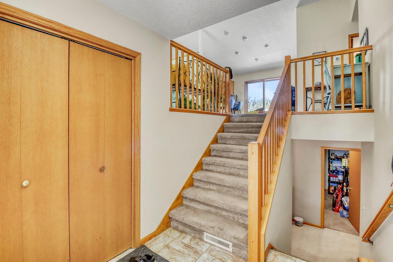 1993 single family home for sale at 1701 33 1/2 Street S in Moorhead, MN — 4 bed, 2 bath (photo 20 of 35)