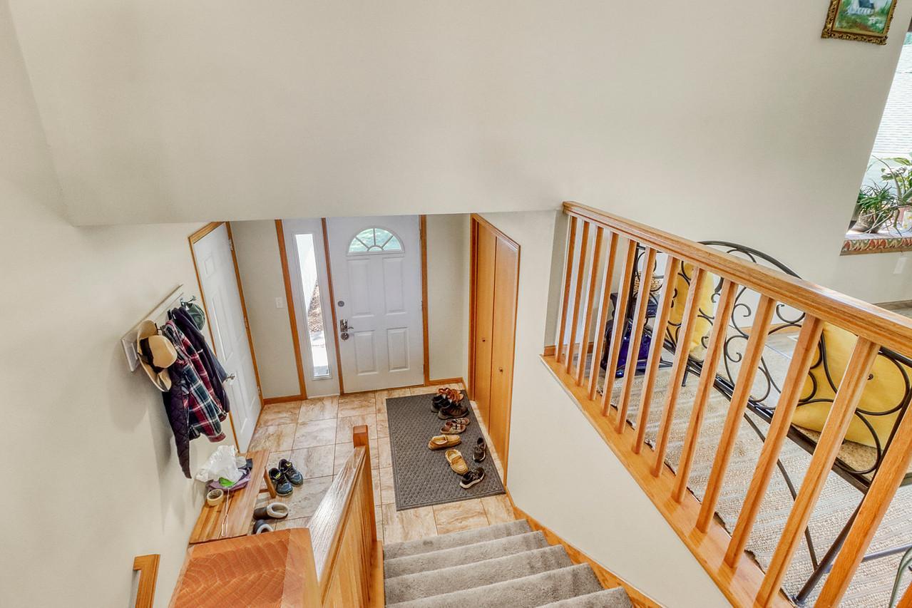 1993 single family home for sale at 1701 33 1/2 Street S in Moorhead, MN — 4 bed, 2 bath (photo 21 of 35)