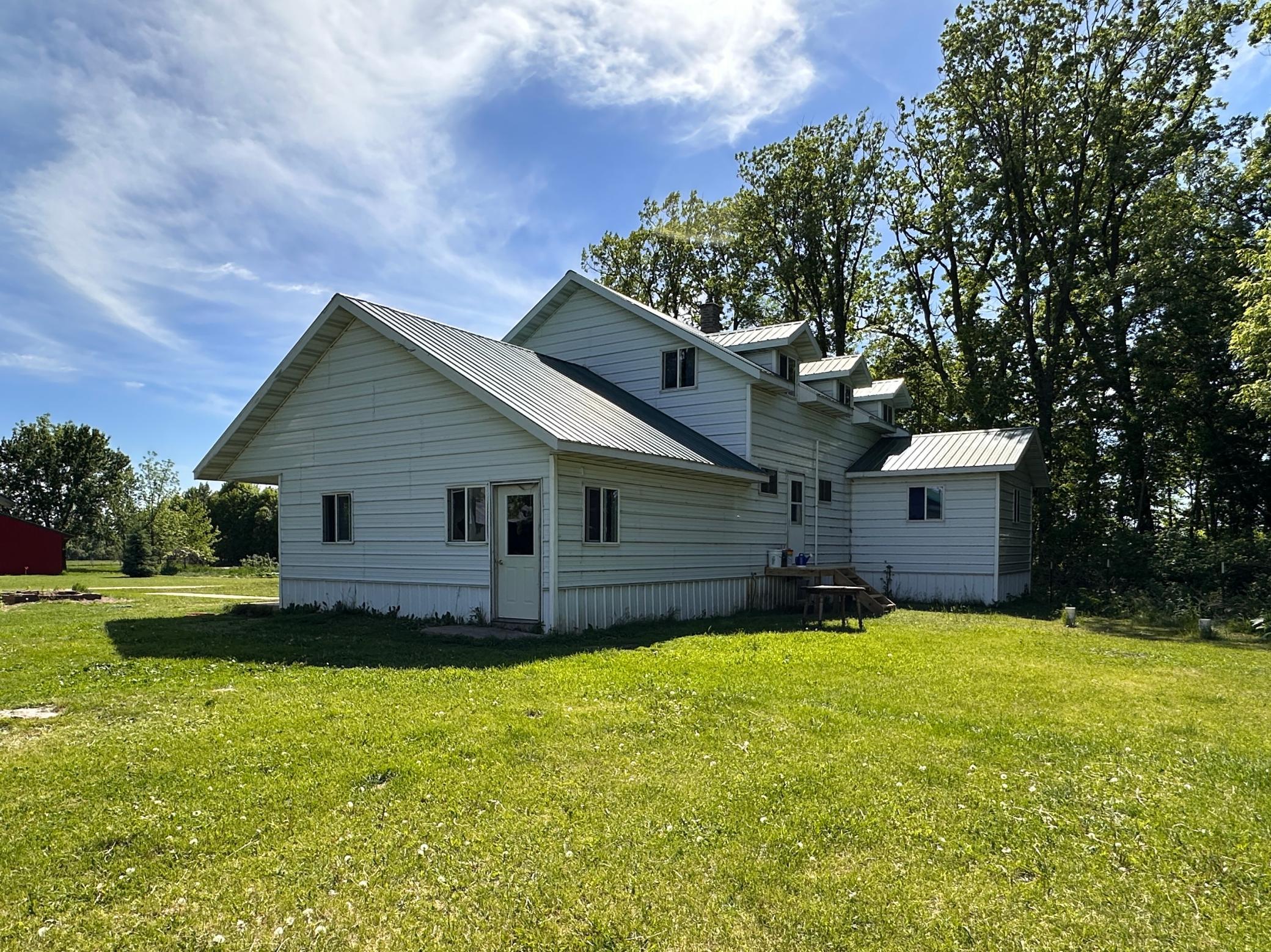 2001 single family home for sale at 27858 570th Avenue in Deer Creek, MN — 6 bed, 1 bath (photo 17 of 60)