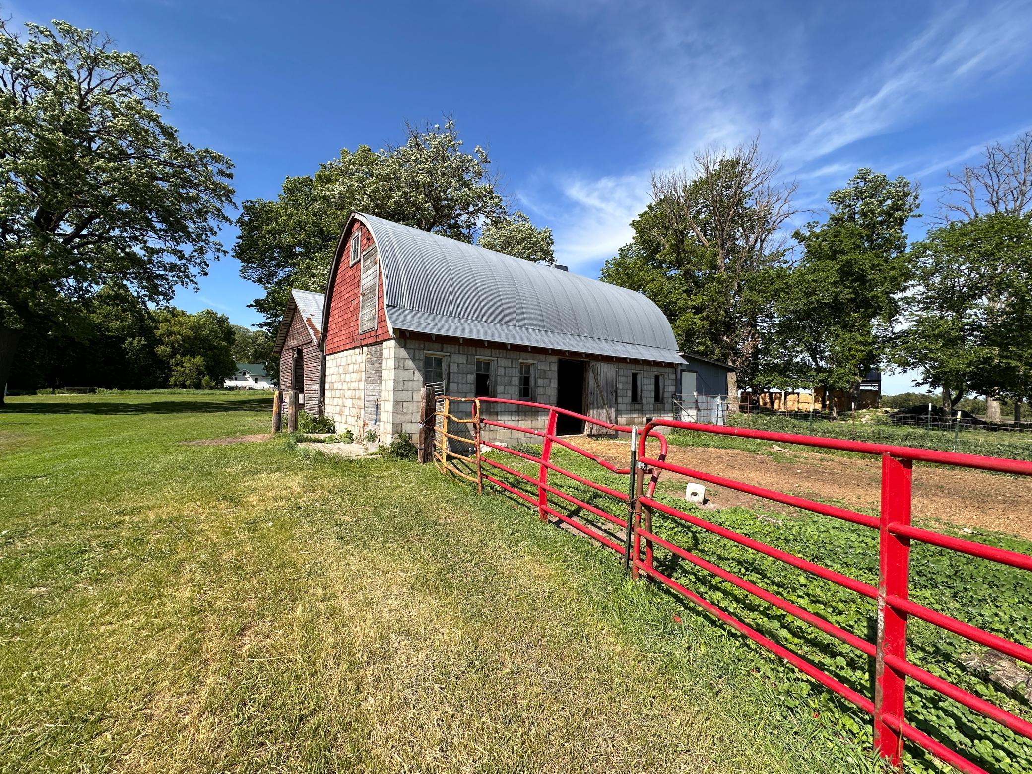 2001 single family home for sale at 27858 570th Avenue in Deer Creek, MN — 6 bed, 1 bath (photo 48 of 60)