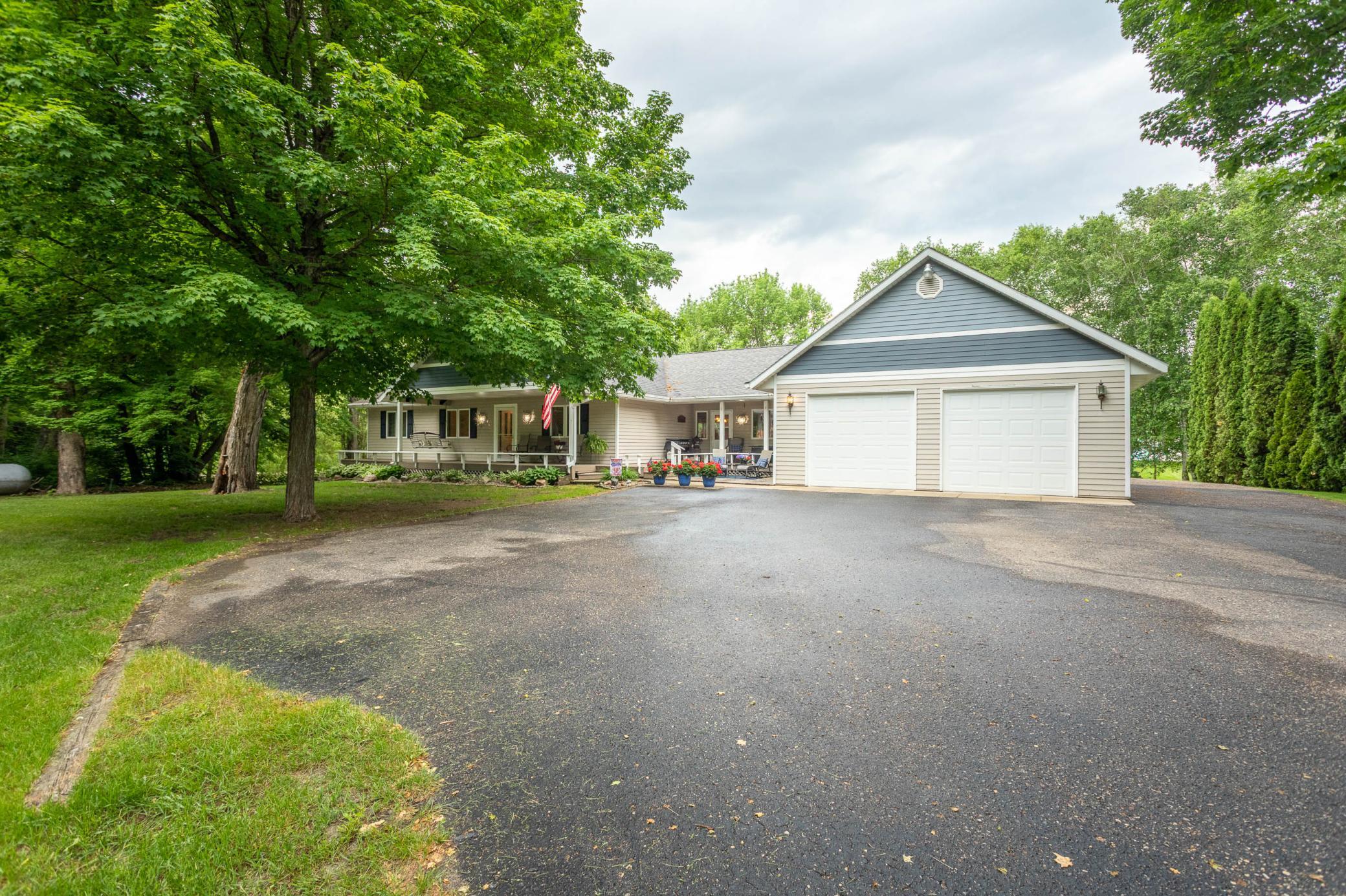 1996 single family home for sale at 8272 Sugar Sand Lane NW in Alexandria, MN — 6 bed, 4 bath (photo 4 of 86)