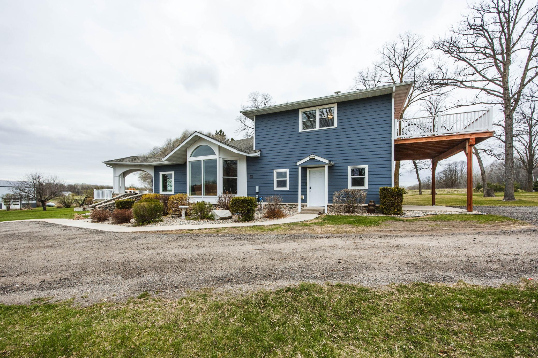 2001 single family home for sale at 42950 County Highway 19 in Sebeka, MN — 4 bed, 5 bath (photo 8 of 105)