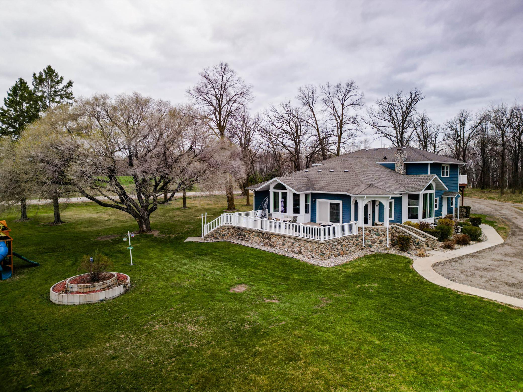 2001 single family home for sale at 42950 County Highway 19 in Sebeka, MN — 4 bed, 5 bath (photo 86 of 105)