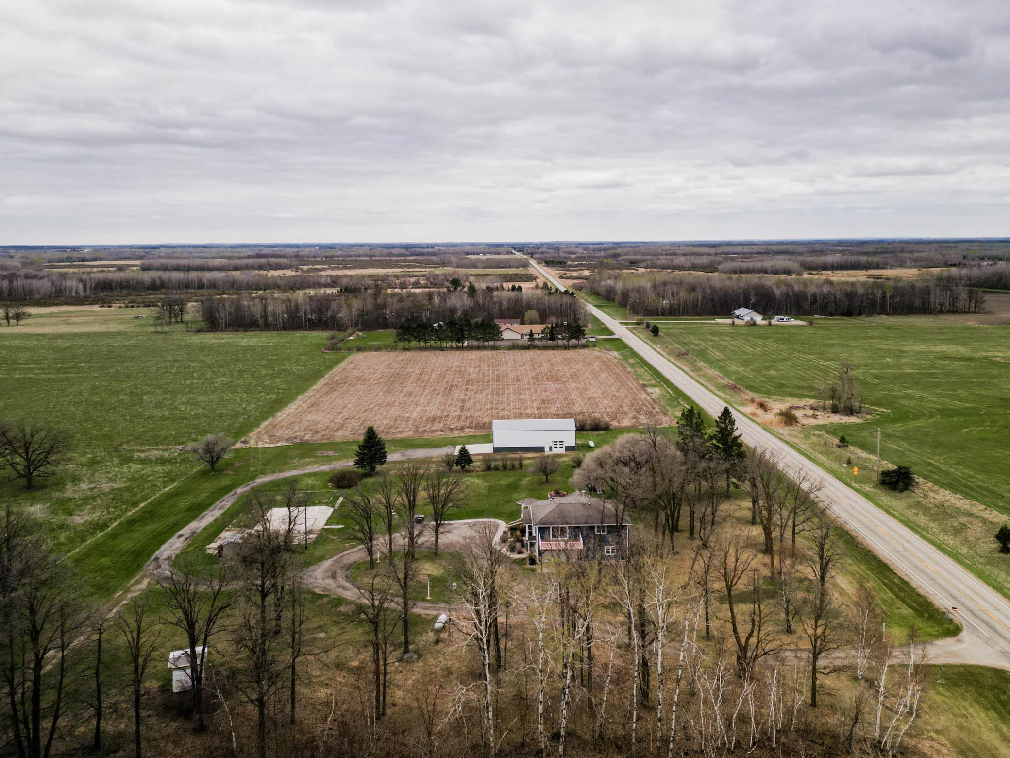 2001 single family home for sale at 42950 County Highway 19 in Sebeka, MN — 4 bed, 5 bath (photo 90 of 105)