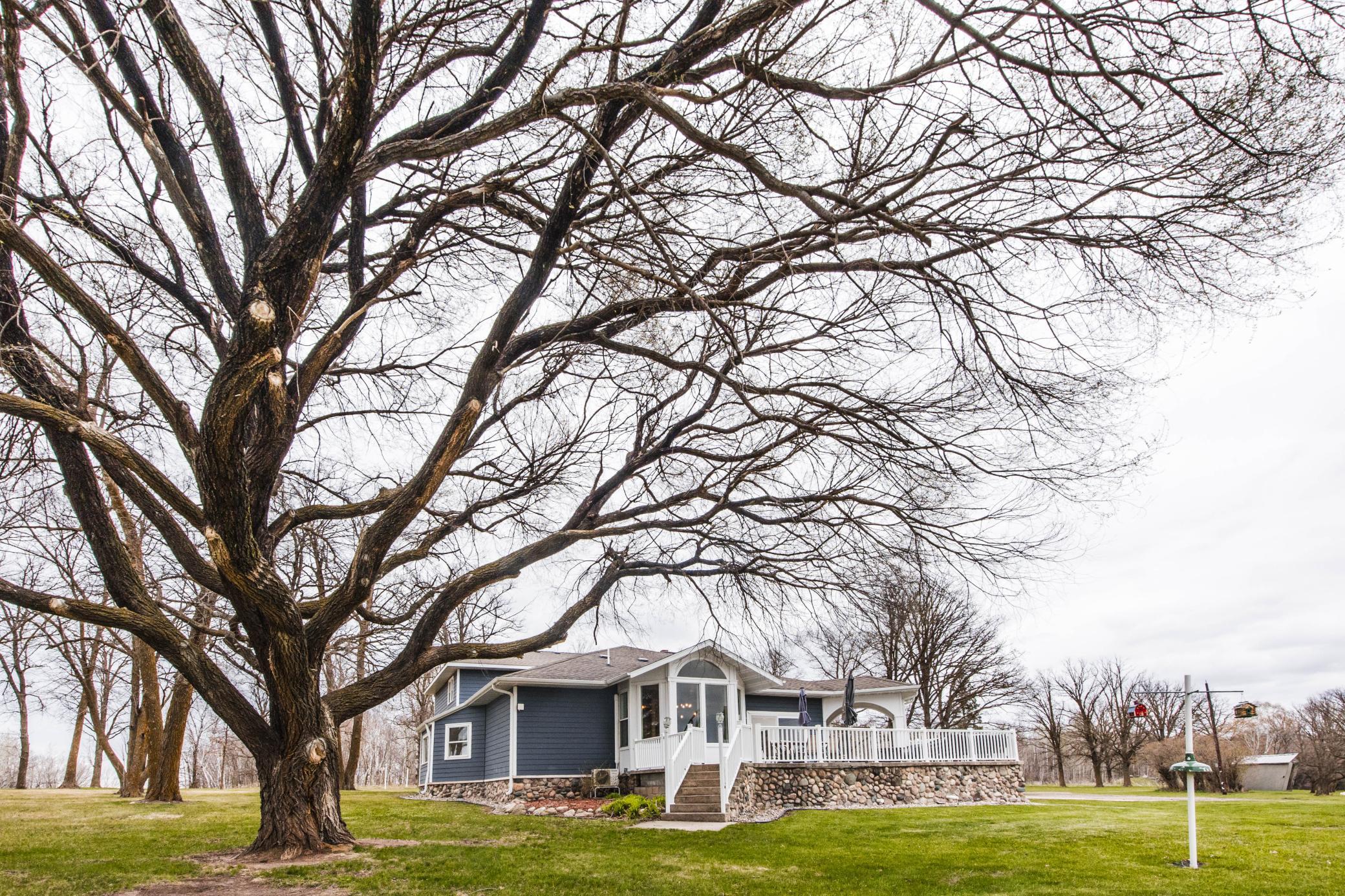 2001 single family home for sale at 42950 County Highway 19 in Sebeka, MN — 4 bed, 5 bath (photo 93 of 105)