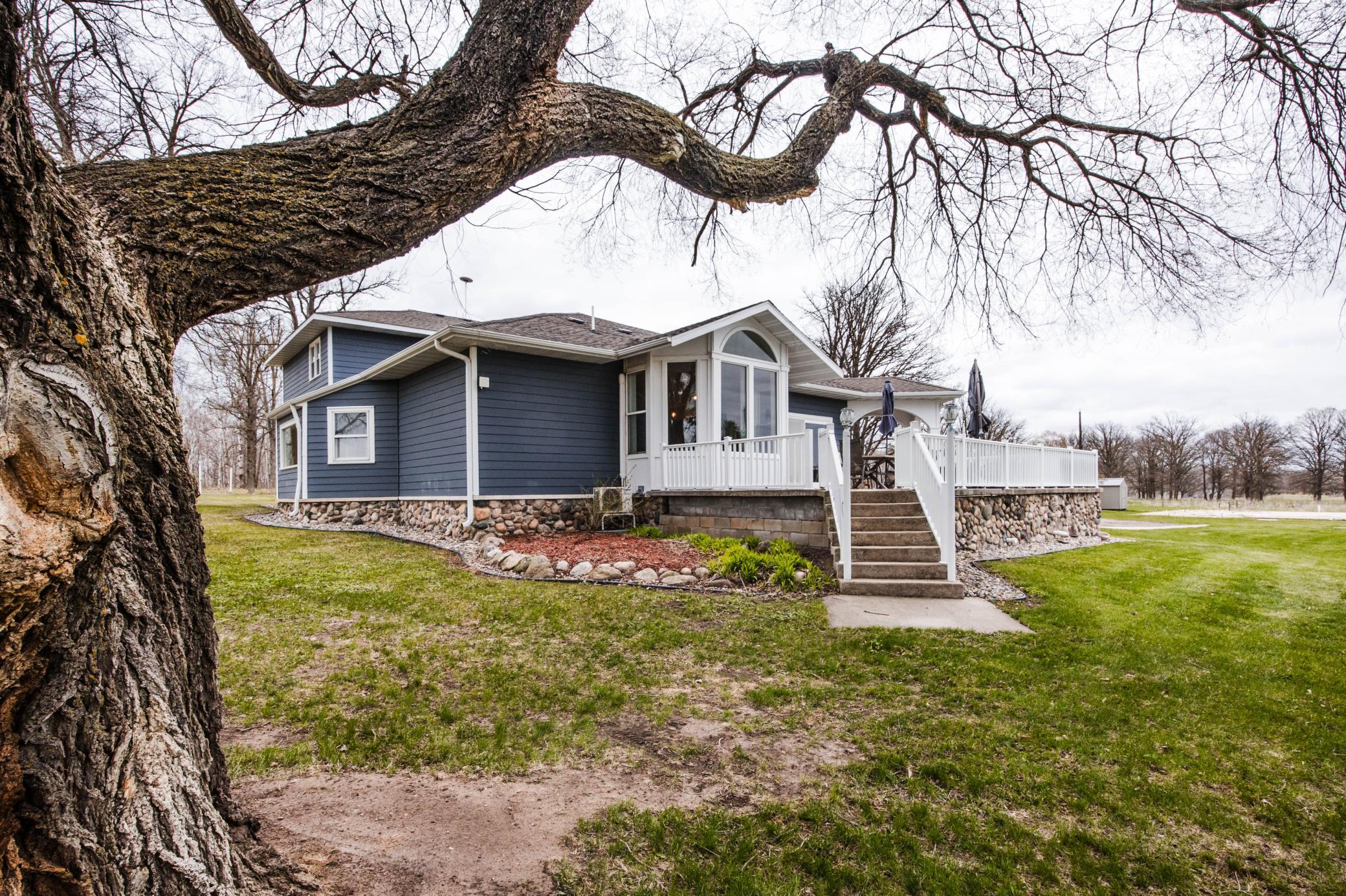 2001 single family home for sale at 42950 County Highway 19 in Sebeka, MN — 4 bed, 5 bath (photo 94 of 105)