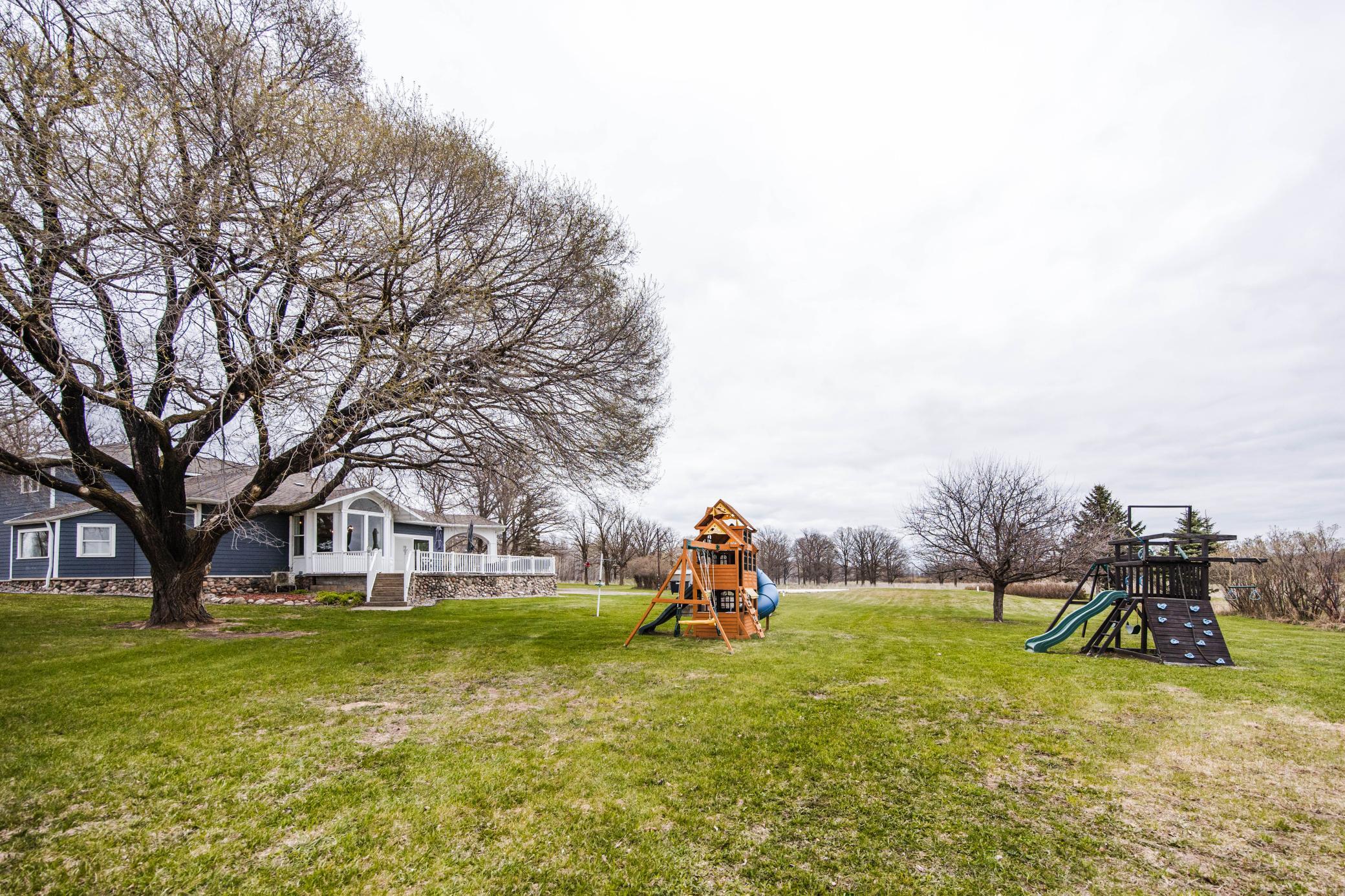 2001 single family home for sale at 42950 County Highway 19 in Sebeka, MN — 4 bed, 5 bath (photo 97 of 105)