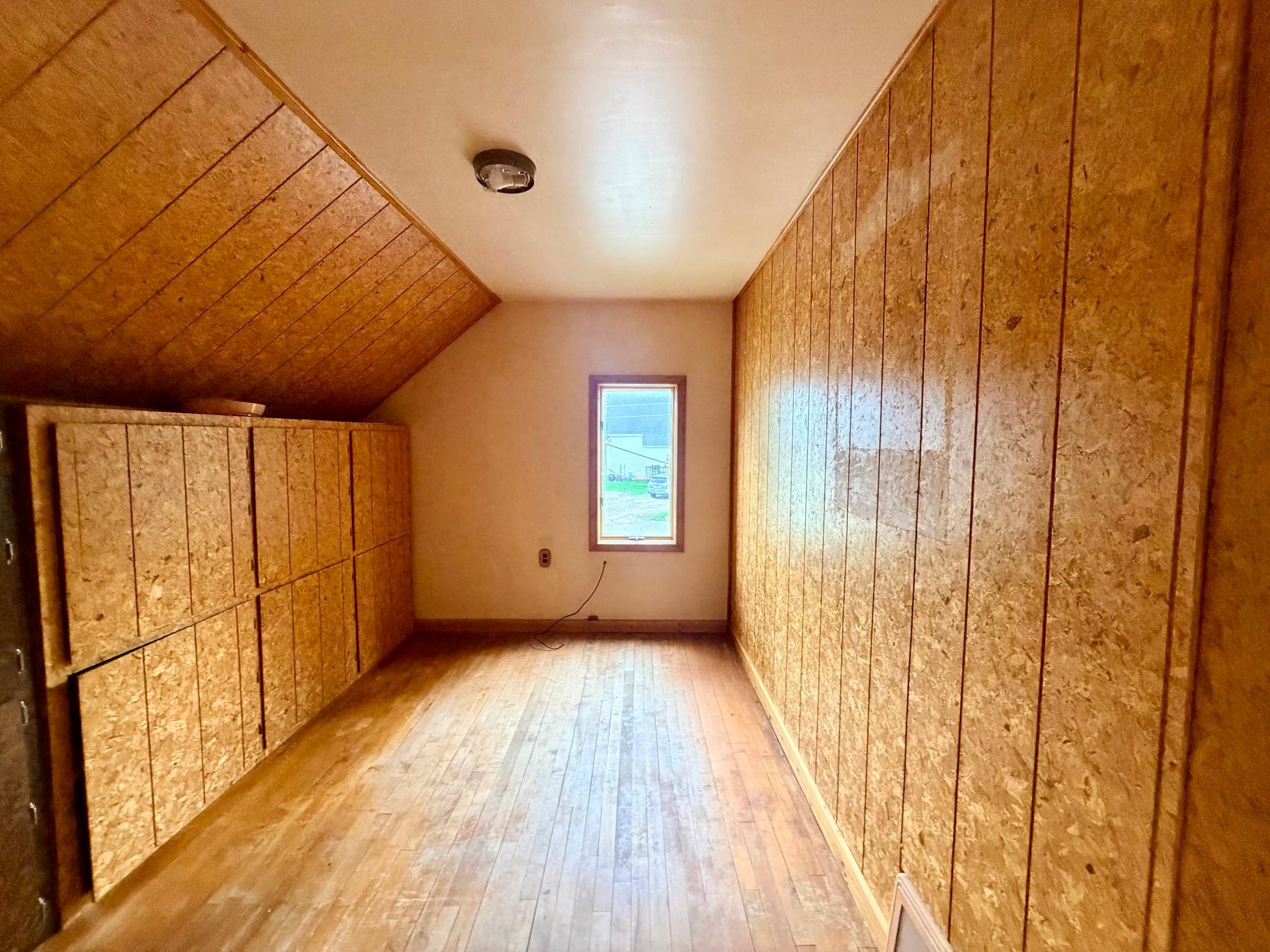 206 Gunn Street, Coleraine MN 55722 - Photo 20 of 31