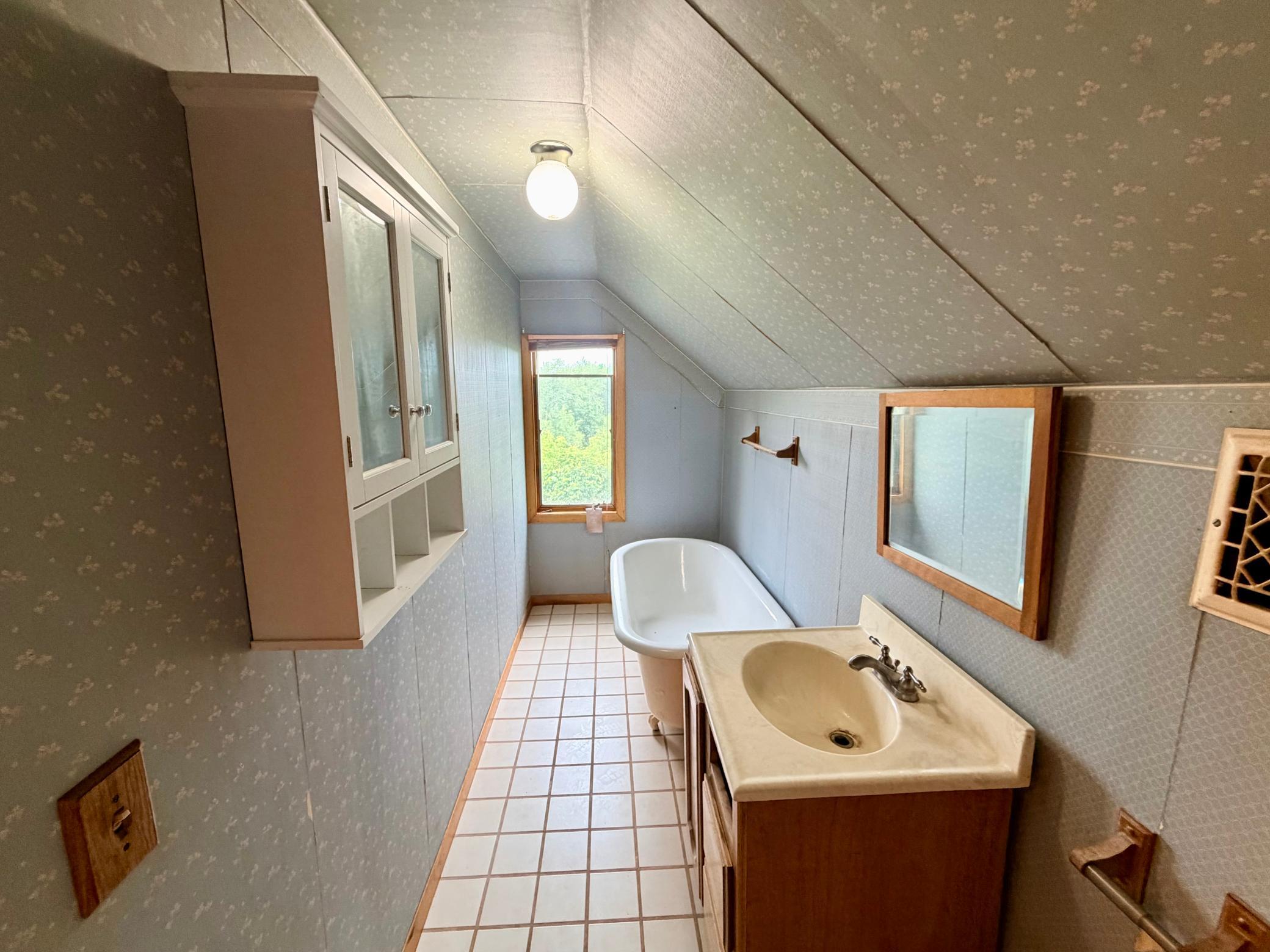 206 Gunn Street, Coleraine MN 55722 - Photo 23 of 31