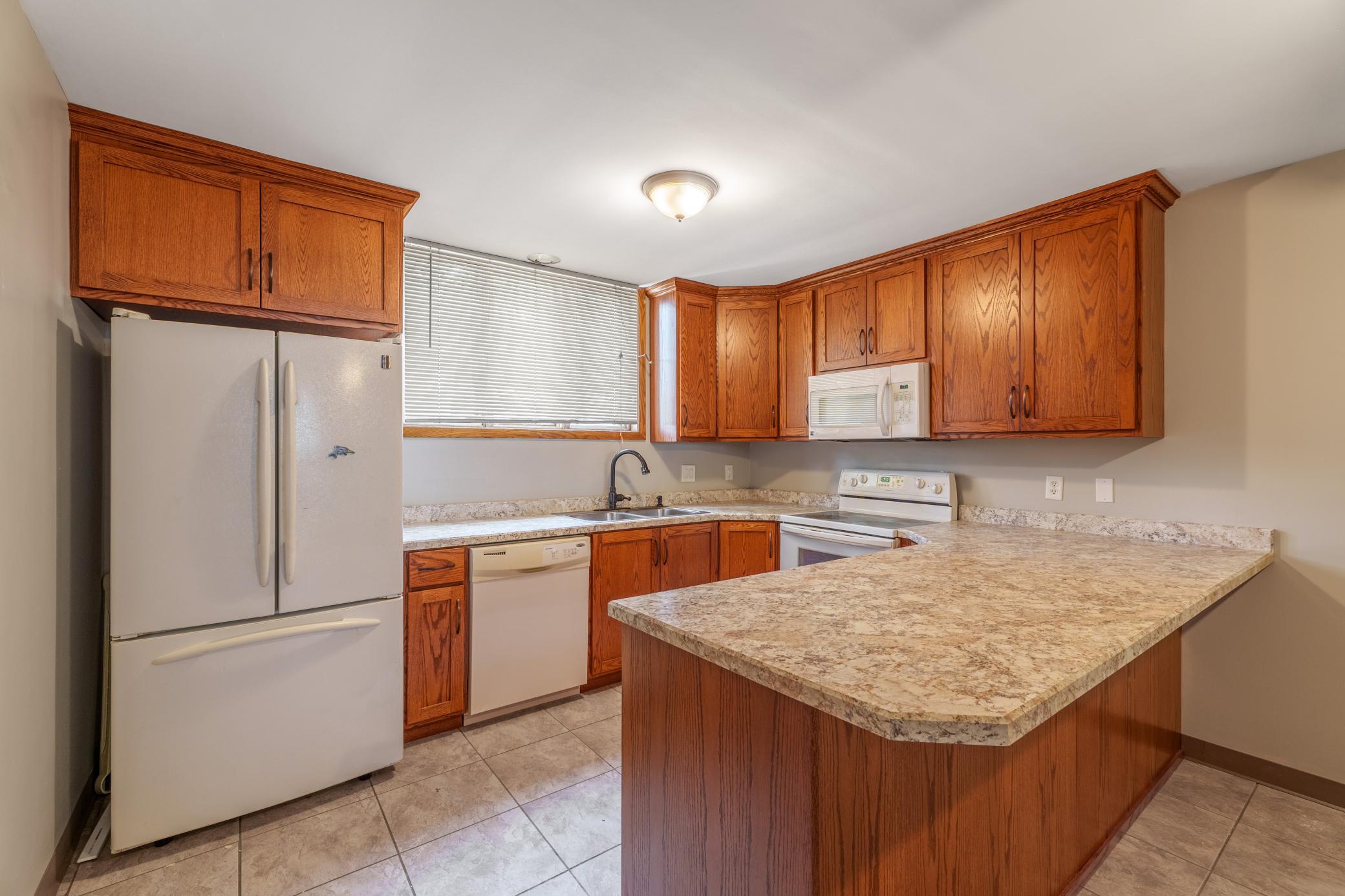 813 6th Avenue N, Fargo ND 58102 - Photo 4 of 14