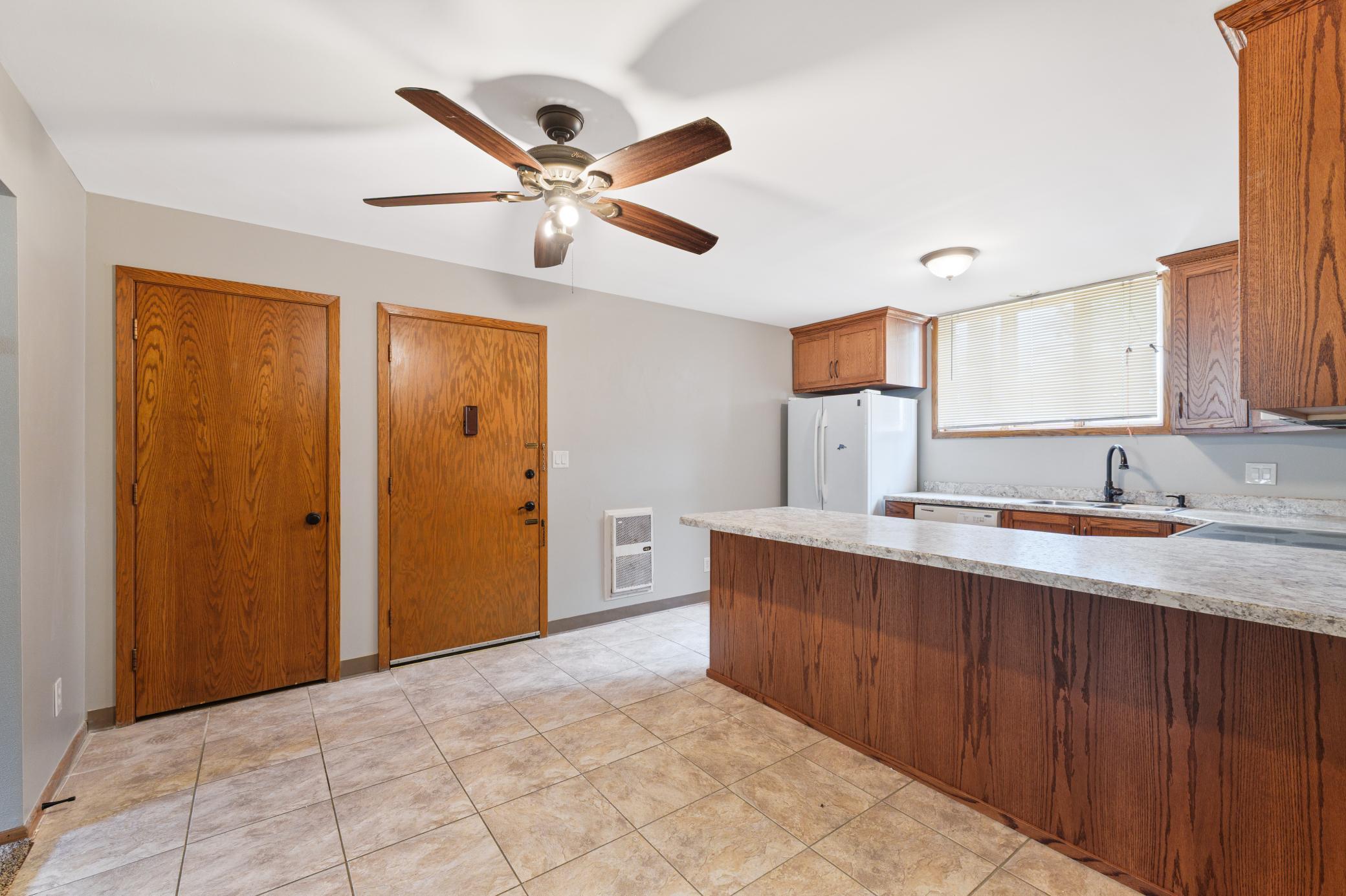 813 6th Avenue N, Fargo ND 58102 - Photo 5 of 14