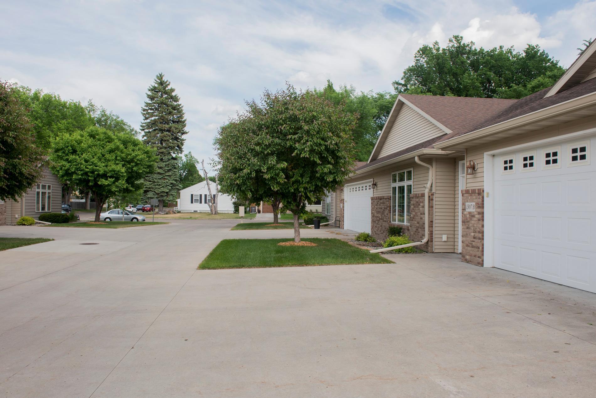 1307 2nd Street S, Unit B, Moorhead MN 56560 - Photo 2 of 31