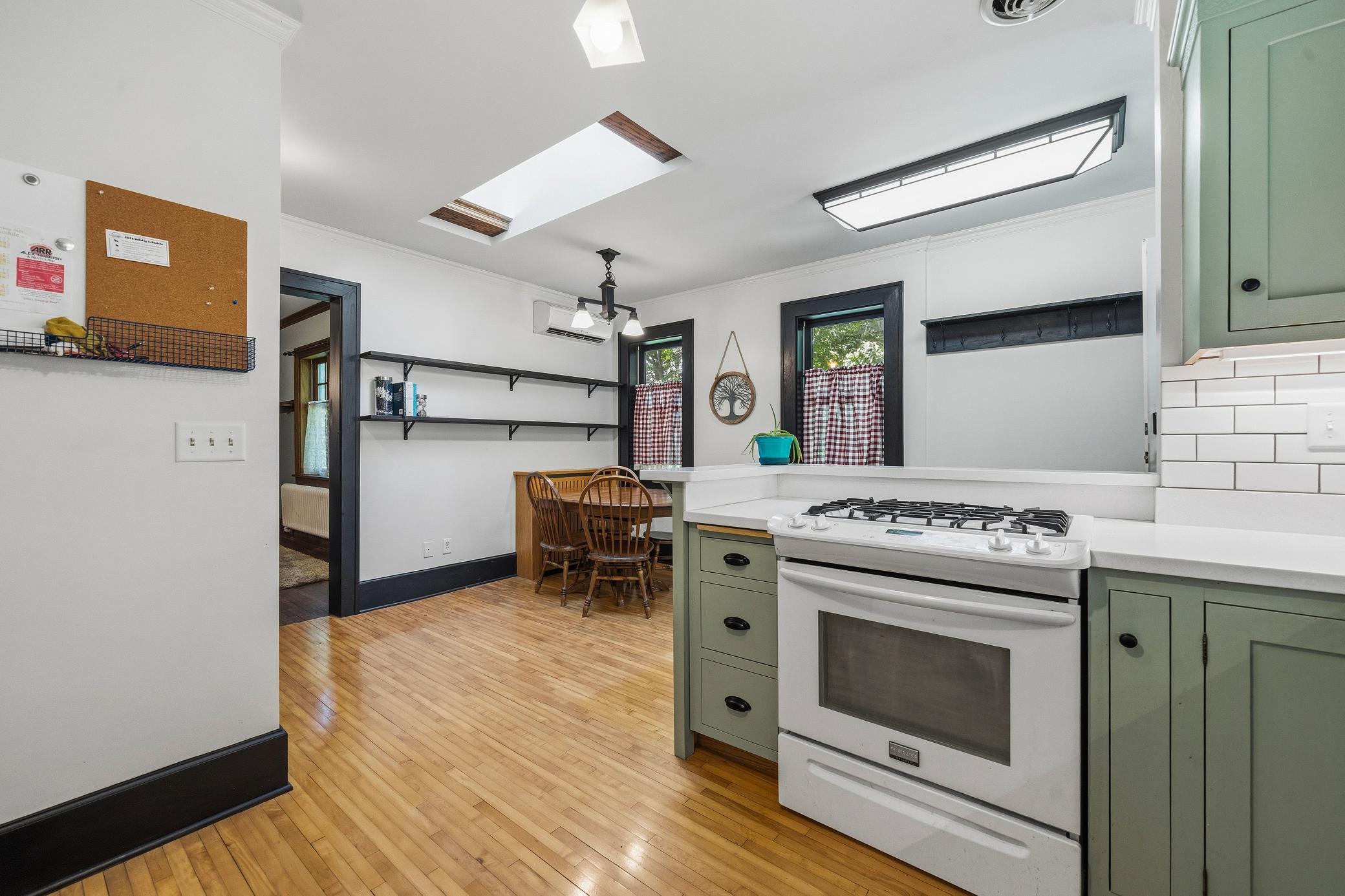 1915 single family home for sale at 721 Cedar Street in Alexandria, MN — 3 bed, 3 bath (photo 22 of 47)