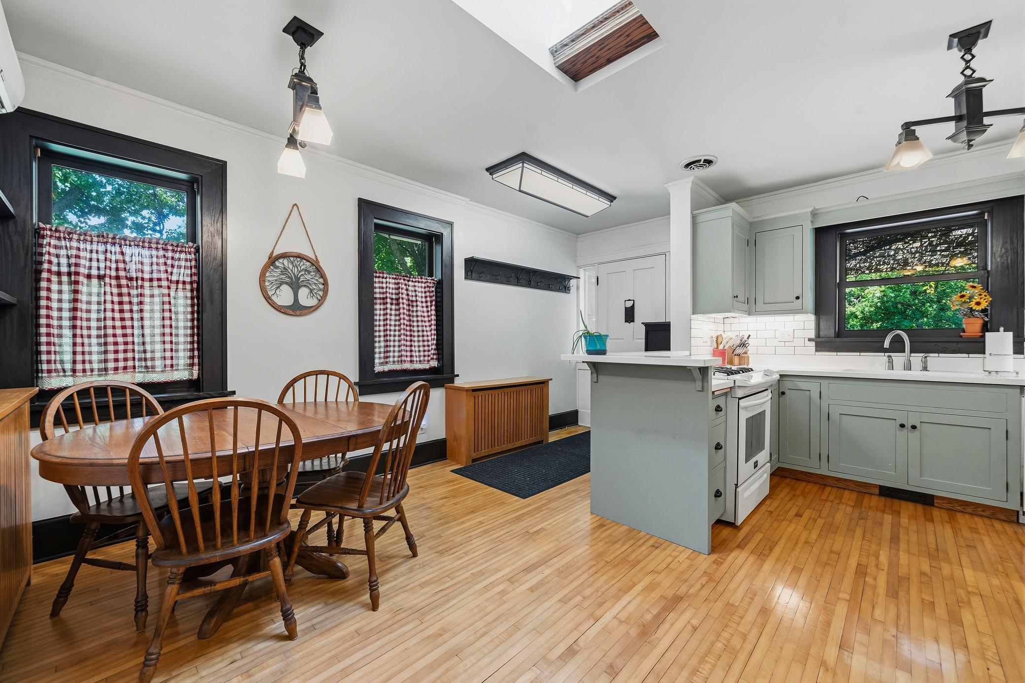 1915 single family home for sale at 721 Cedar Street in Alexandria, MN — 3 bed, 3 bath (photo 23 of 47)