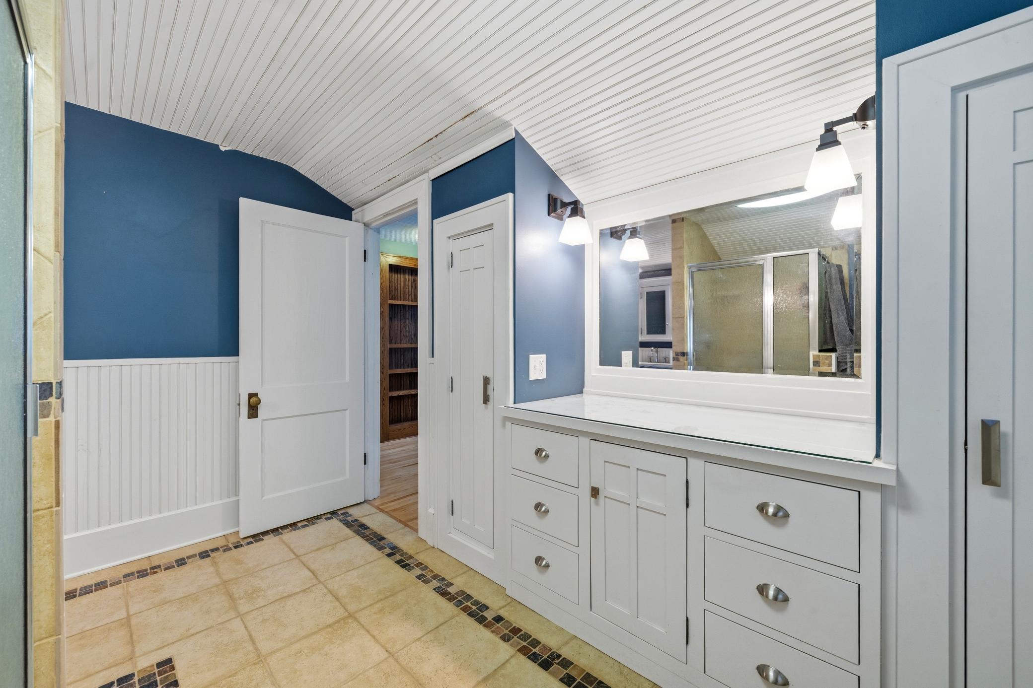 1915 single family home for sale at 721 Cedar Street in Alexandria, MN — 3 bed, 3 bath (photo 39 of 47)