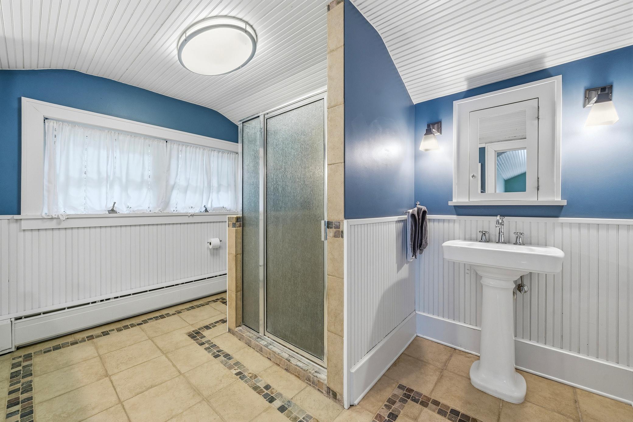 1915 single family home for sale at 721 Cedar Street in Alexandria, MN — 3 bed, 3 bath (photo 40 of 47)