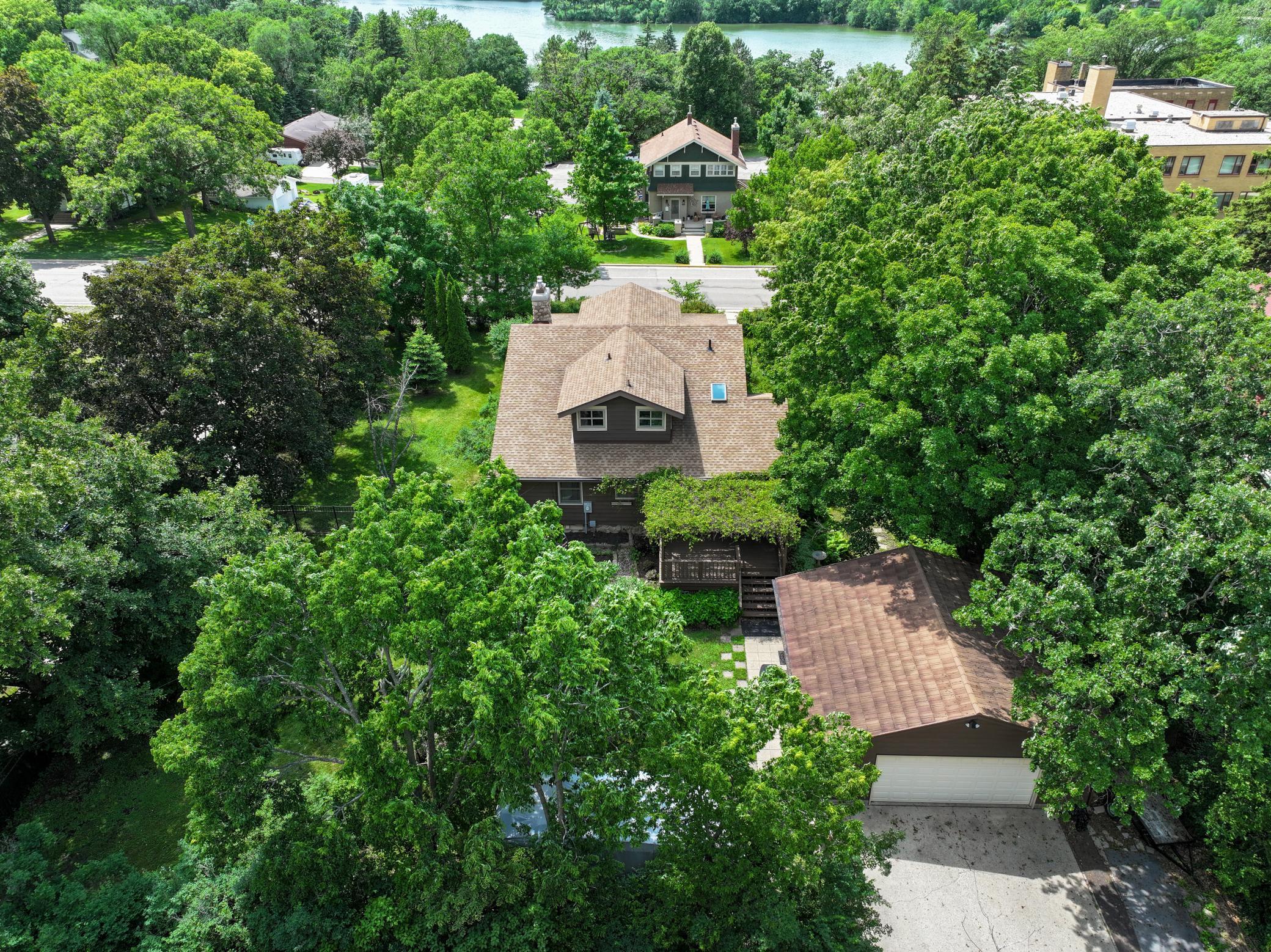 1915 single family home for sale at 721 Cedar Street in Alexandria, MN — 3 bed, 3 bath (photo 10 of 47)