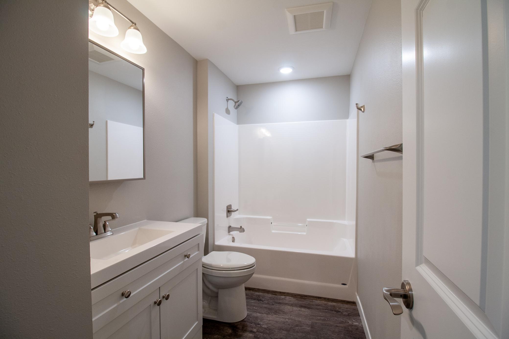 2025 single family home for sale at 528 E St Charles Avenue in Fergus Falls, MN — 3 bed, 2 bath (photo 12 of 34)