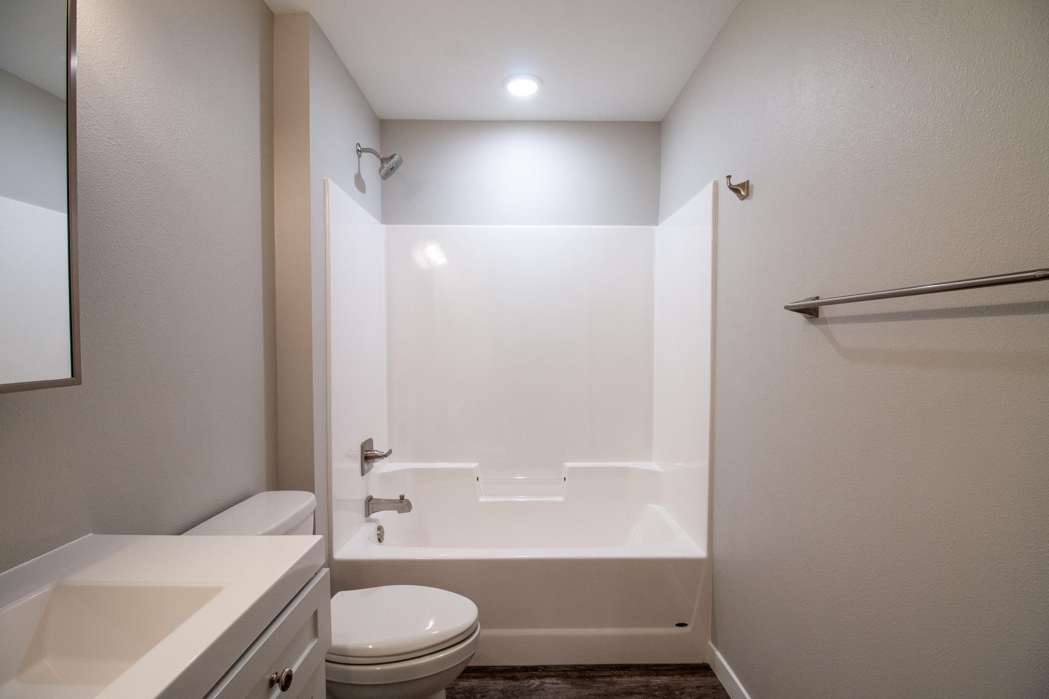 2025 single family home for sale at 528 E St Charles Avenue in Fergus Falls, MN — 3 bed, 2 bath (photo 13 of 34)
