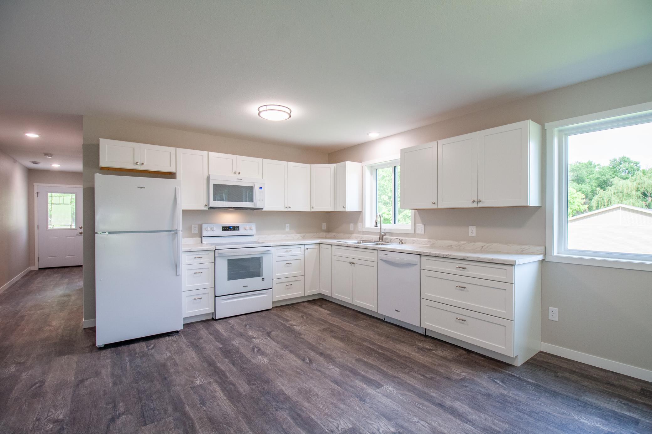 2025 single family home for sale at 528 E St Charles Avenue in Fergus Falls, MN — 3 bed, 2 bath (photo 14 of 34)