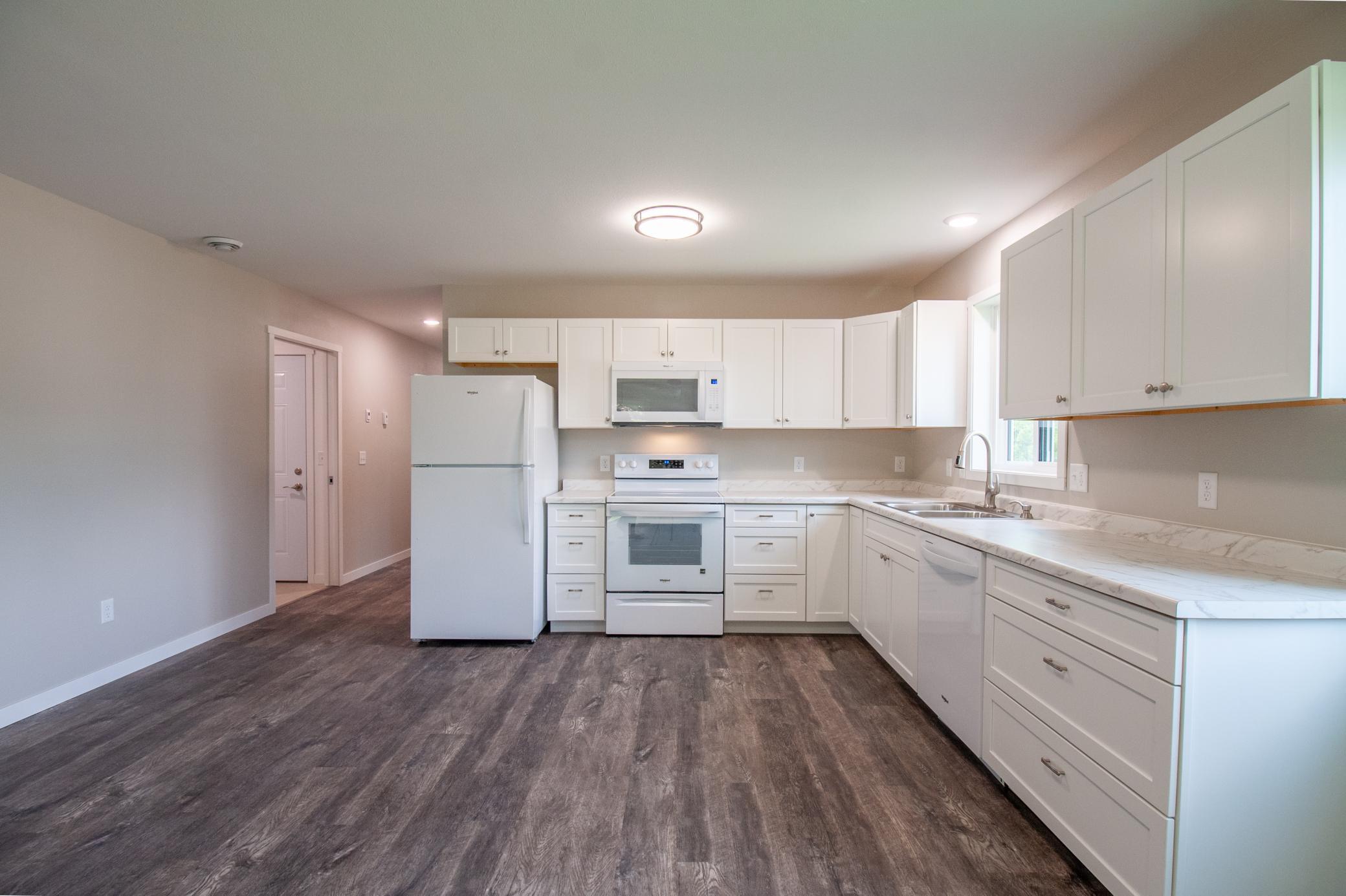 2025 single family home for sale at 528 E St Charles Avenue in Fergus Falls, MN — 3 bed, 2 bath (photo 15 of 34)