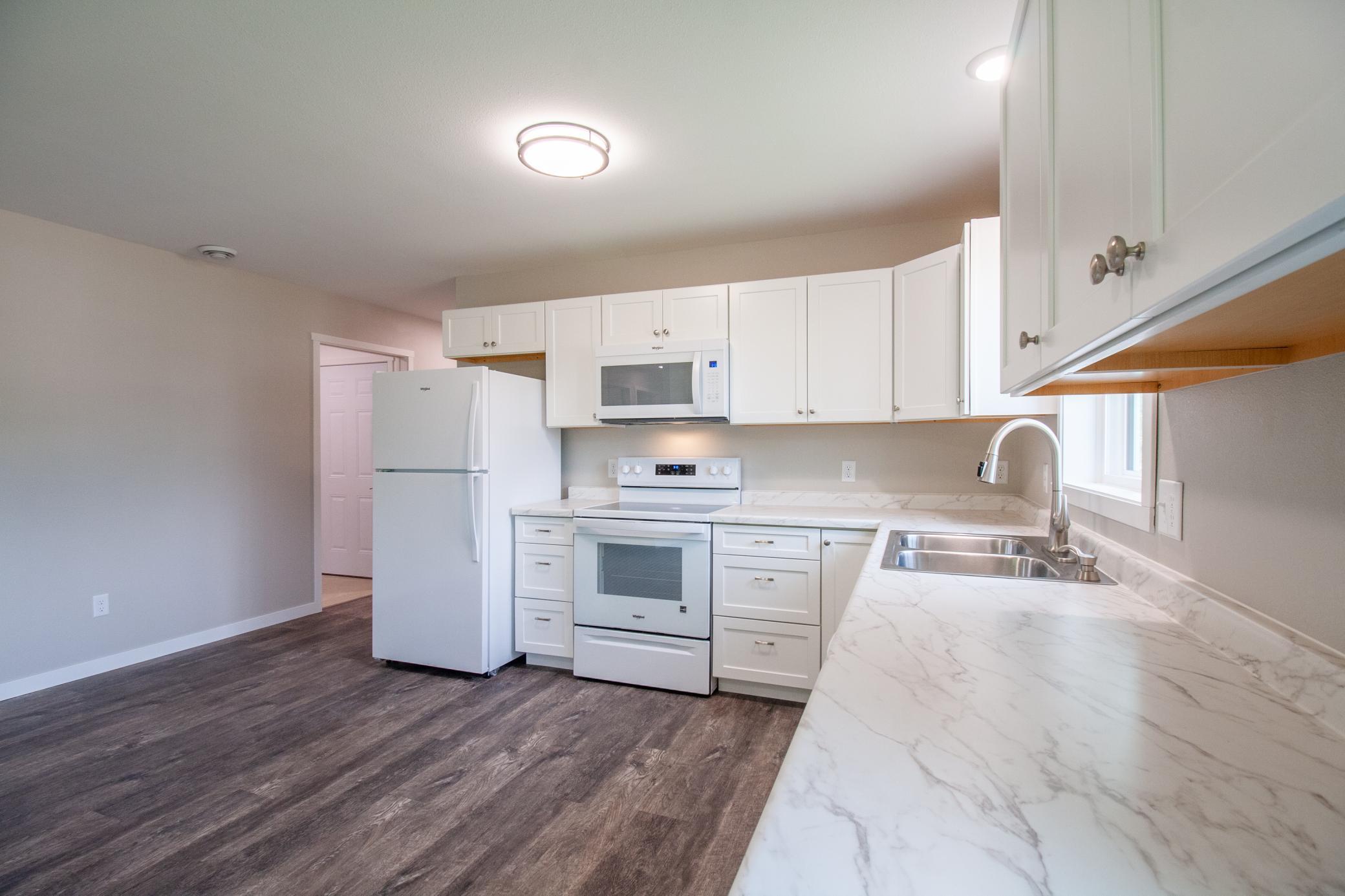 2025 single family home for sale at 528 E St Charles Avenue in Fergus Falls, MN — 3 bed, 2 bath (photo 16 of 34)