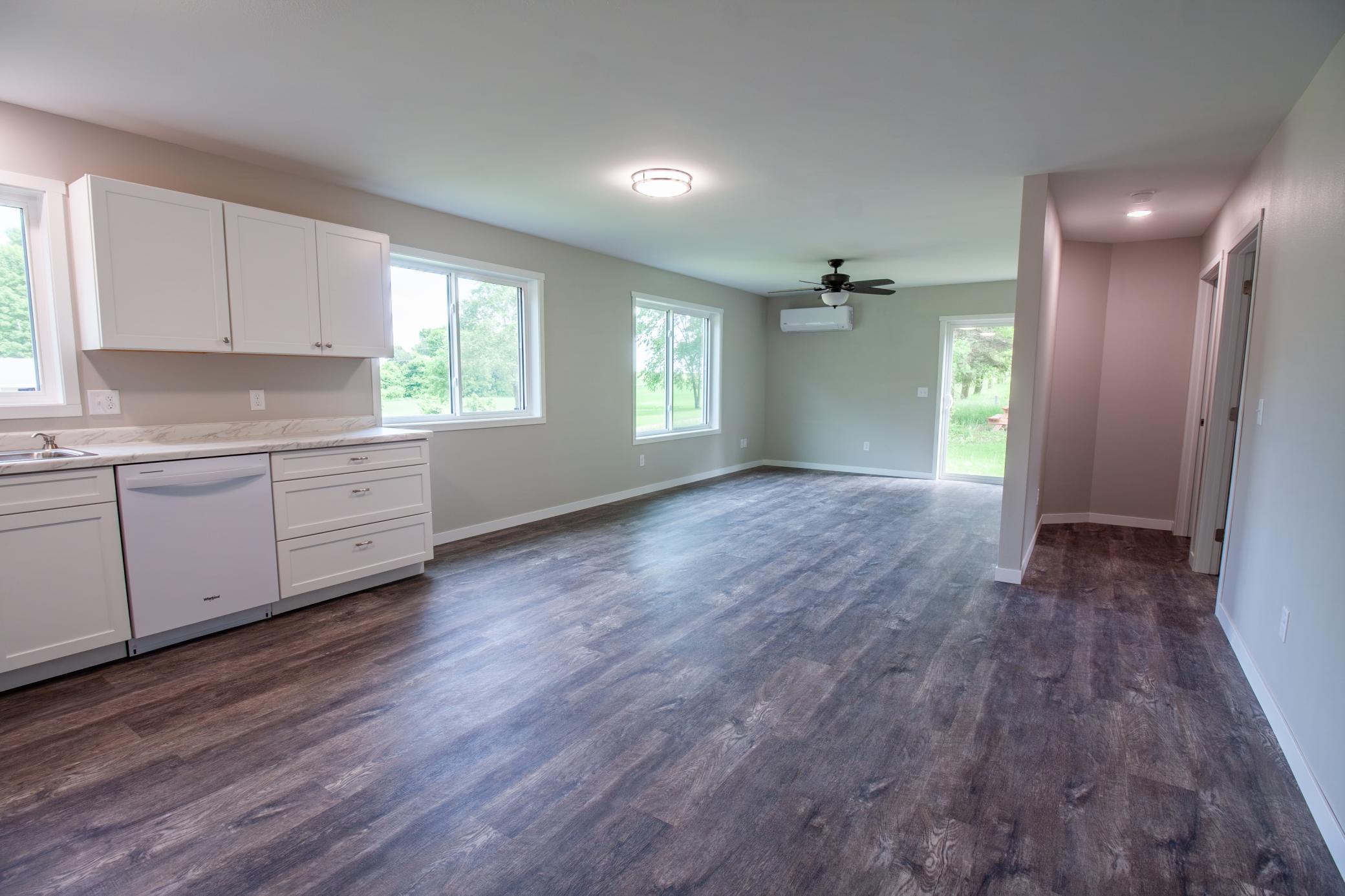 2025 single family home for sale at 528 E St Charles Avenue in Fergus Falls, MN — 3 bed, 2 bath (photo 18 of 34)