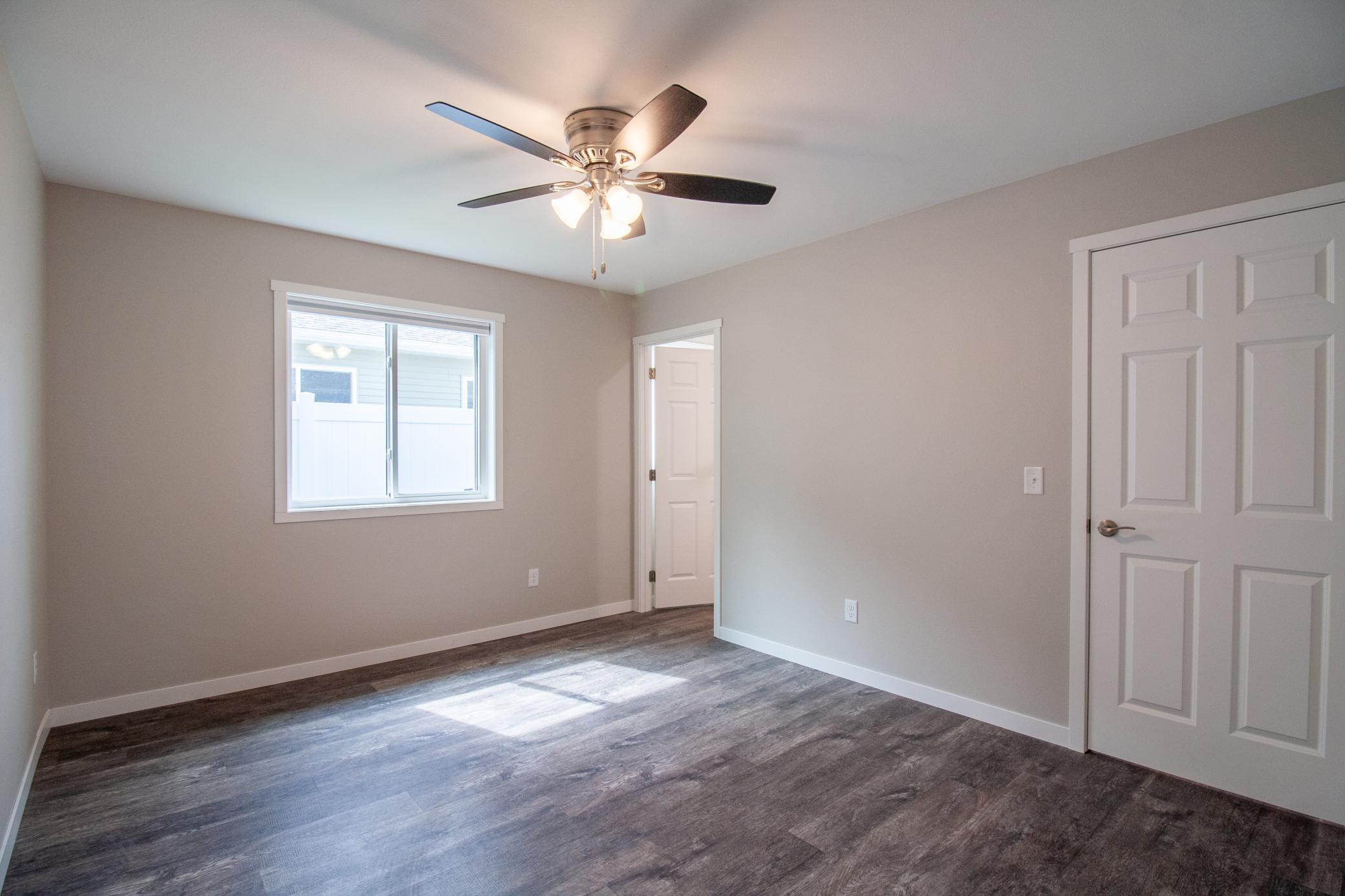 2025 single family home for sale at 528 E St Charles Avenue in Fergus Falls, MN — 3 bed, 2 bath (photo 20 of 34)