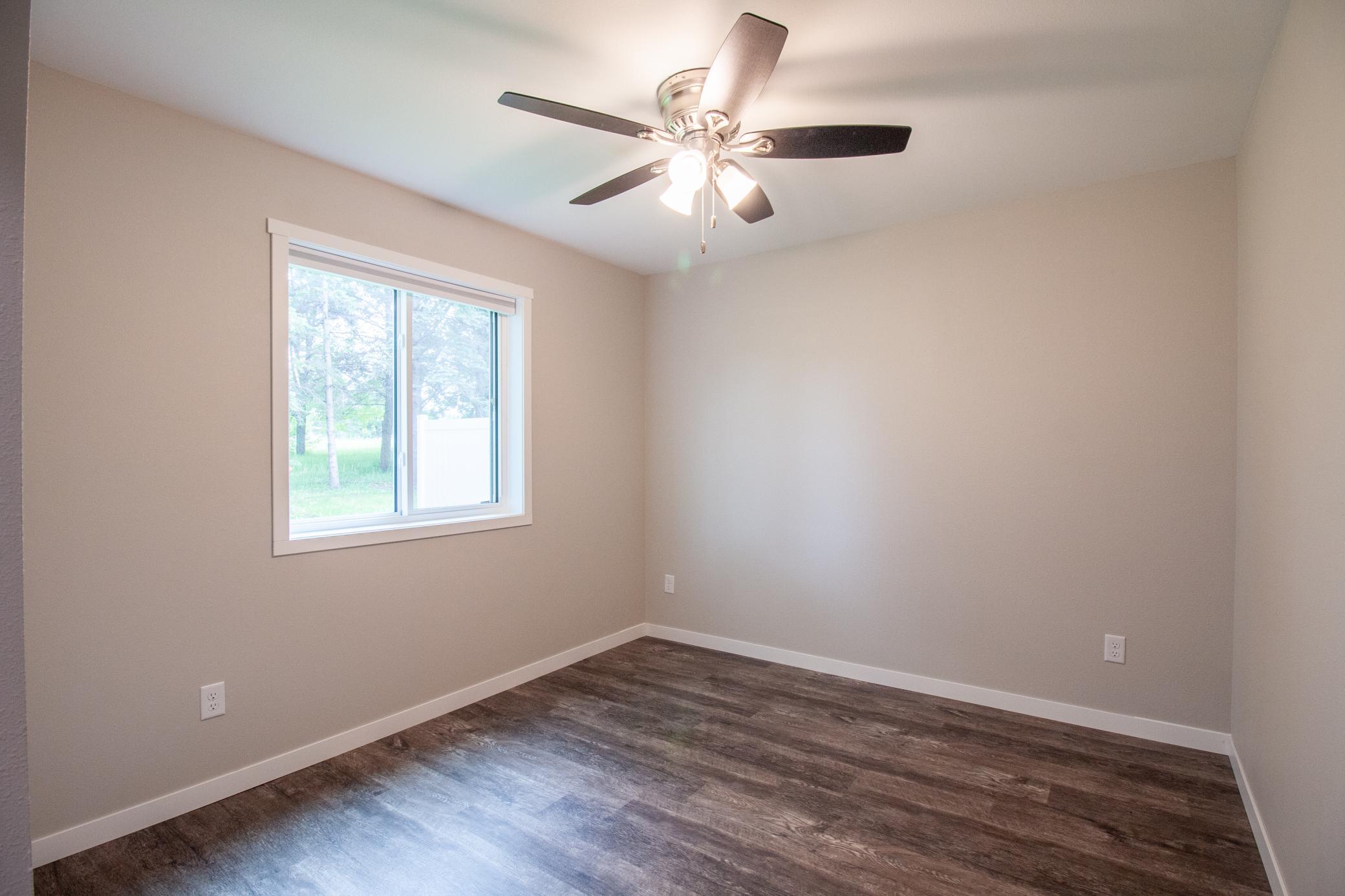 2025 single family home for sale at 528 E St Charles Avenue in Fergus Falls, MN — 3 bed, 2 bath (photo 23 of 34)