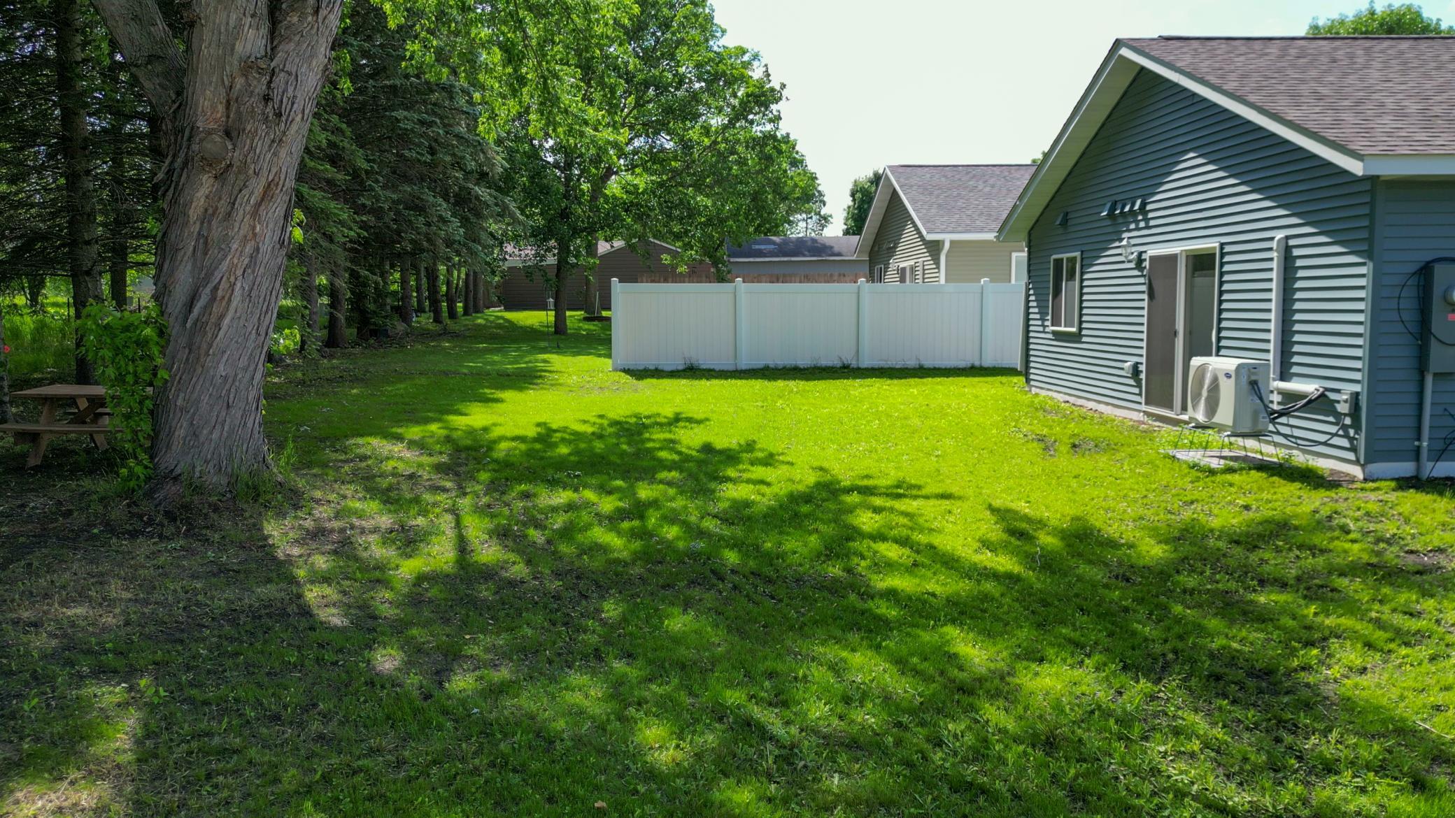 2025 single family home for sale at 528 E St Charles Avenue in Fergus Falls, MN — 3 bed, 2 bath (photo 32 of 34)