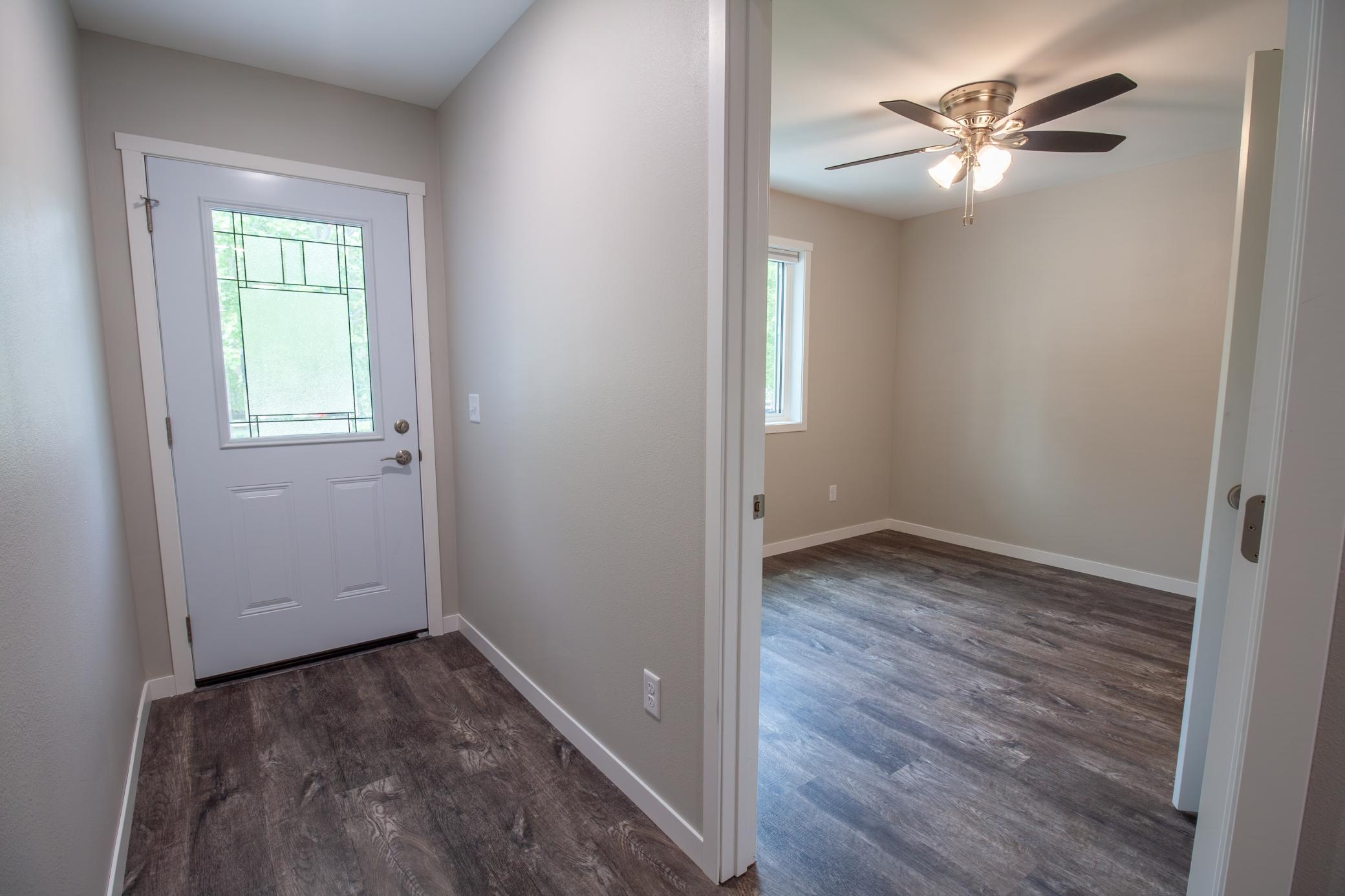2025 single family home for sale at 528 E St Charles Avenue in Fergus Falls, MN — 3 bed, 2 bath (photo 8 of 34)