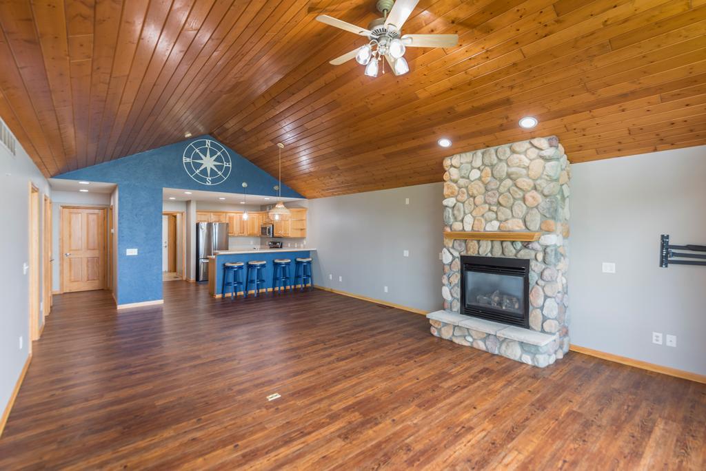 1999 townhouse for sale at 10442 Gull Point Road in East Gull Lake, MN — 3 bed, 3 bath (photo 13 of 38)